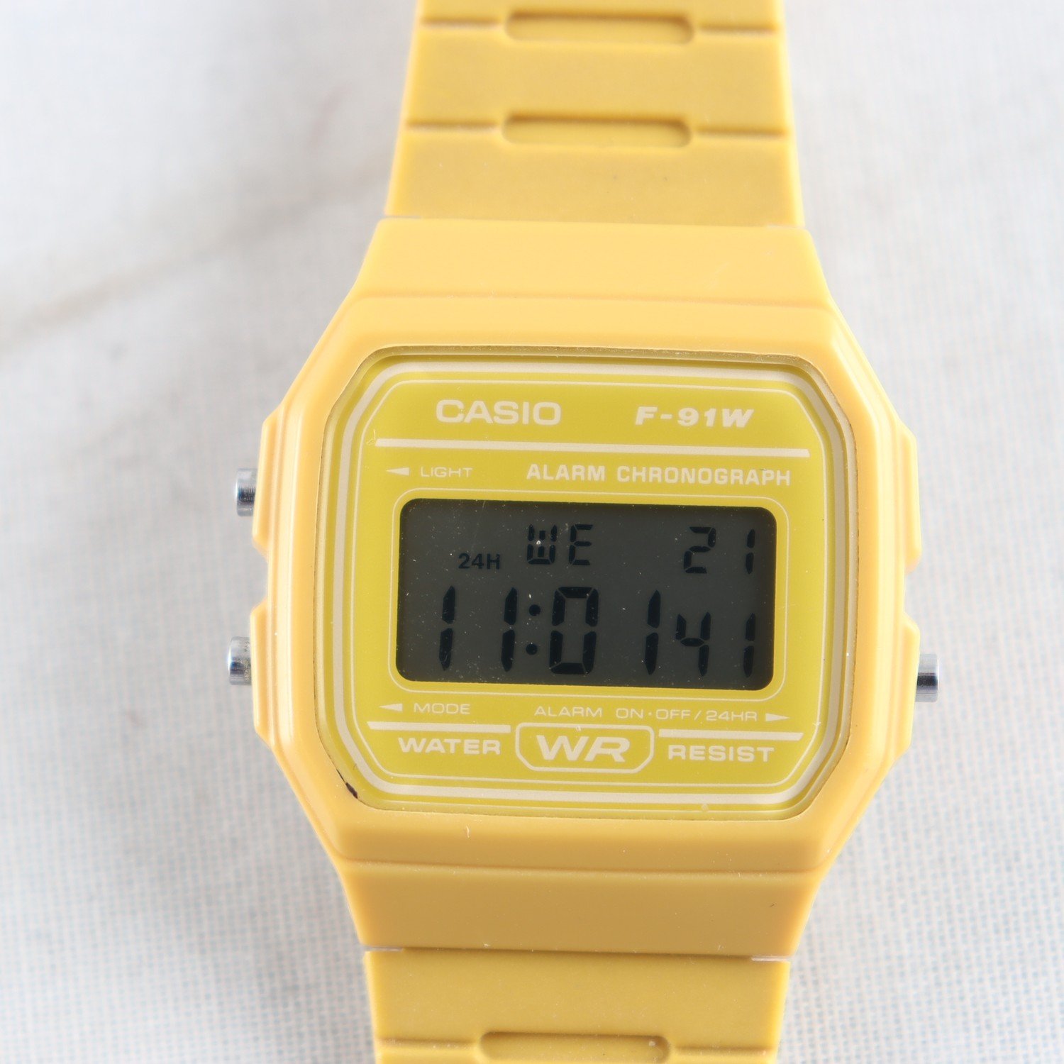 Armbandsur, Casio F-91W, Digital. Defekt