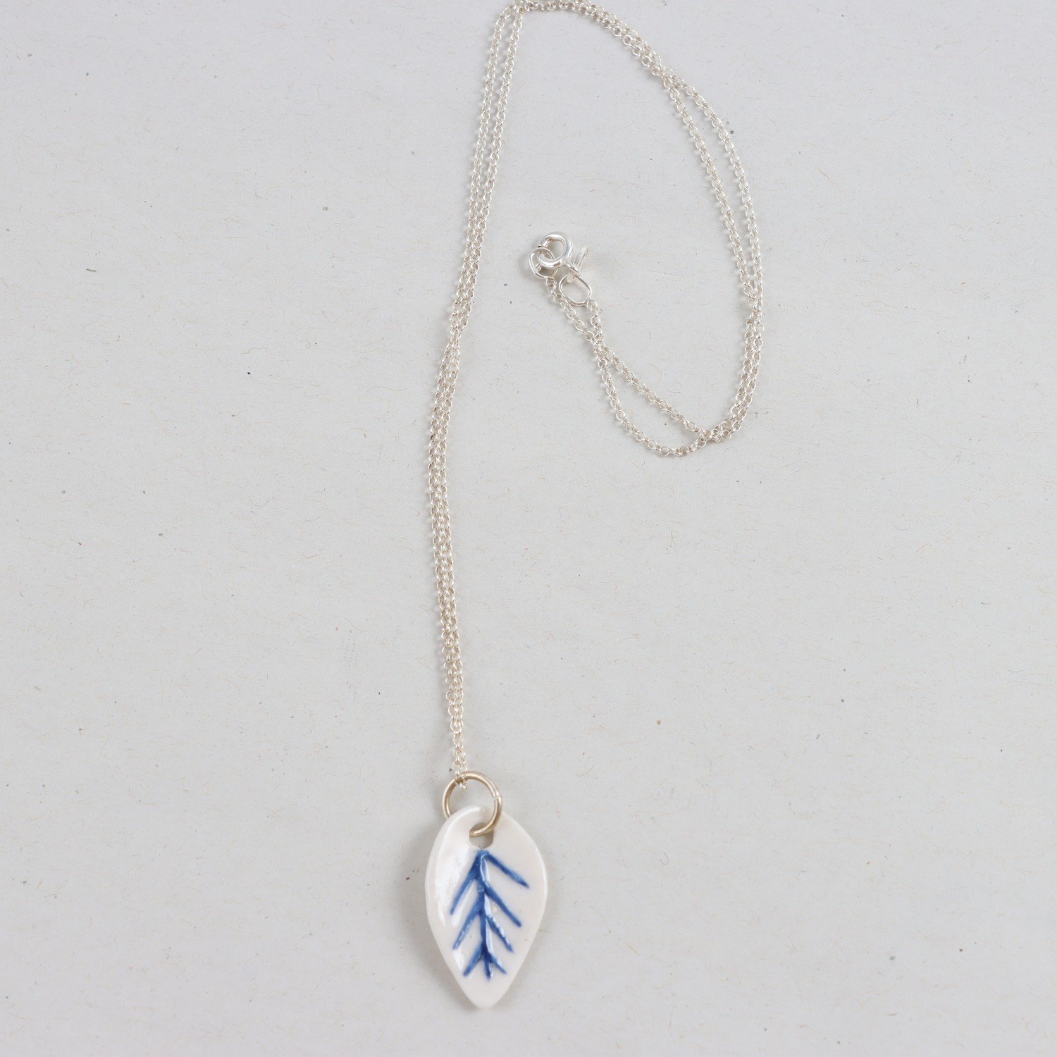 Halsband & Hänge, Silver, Keramik, Brv: 2,6g