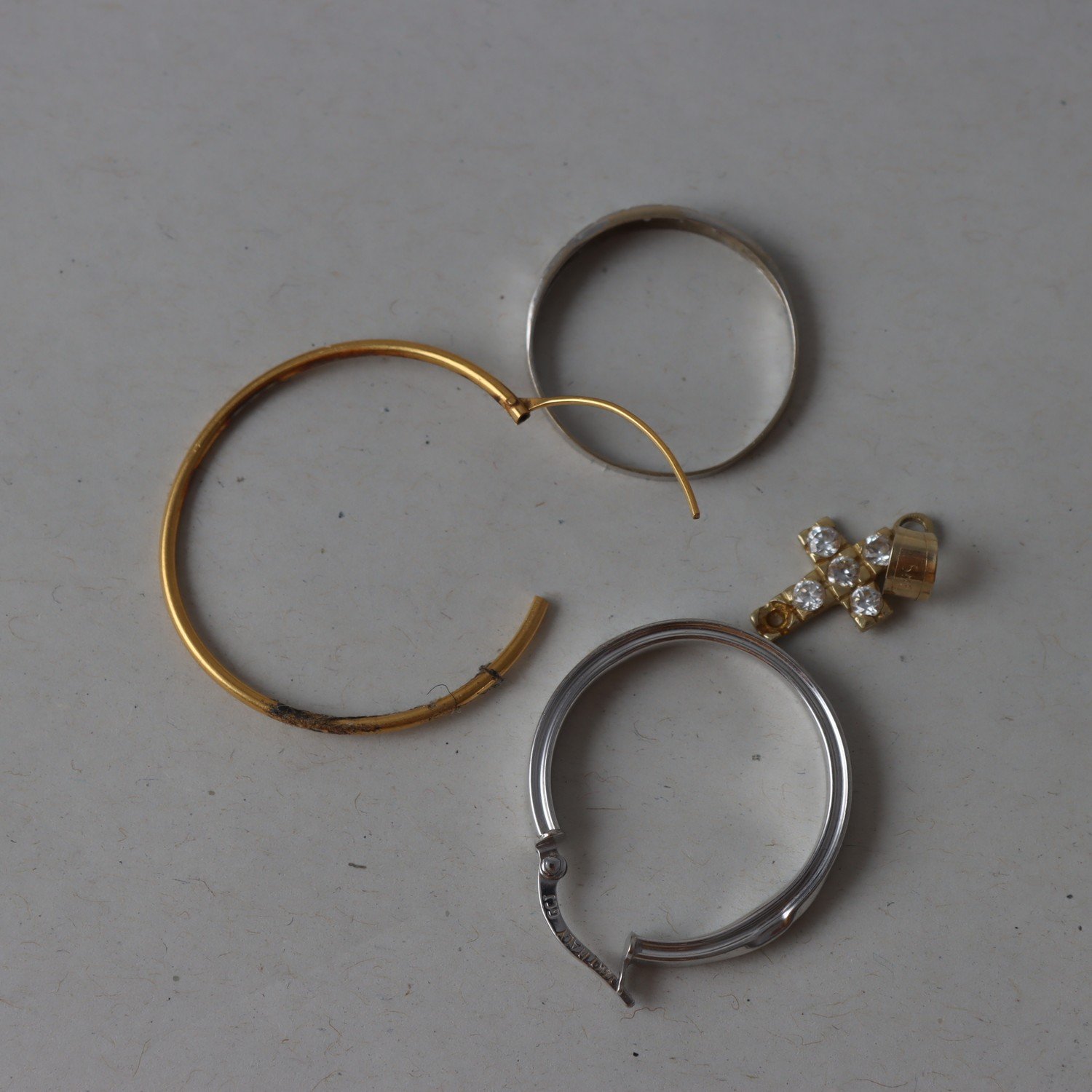 Skrotguld 14k, Stenar, Brv: 3,8g