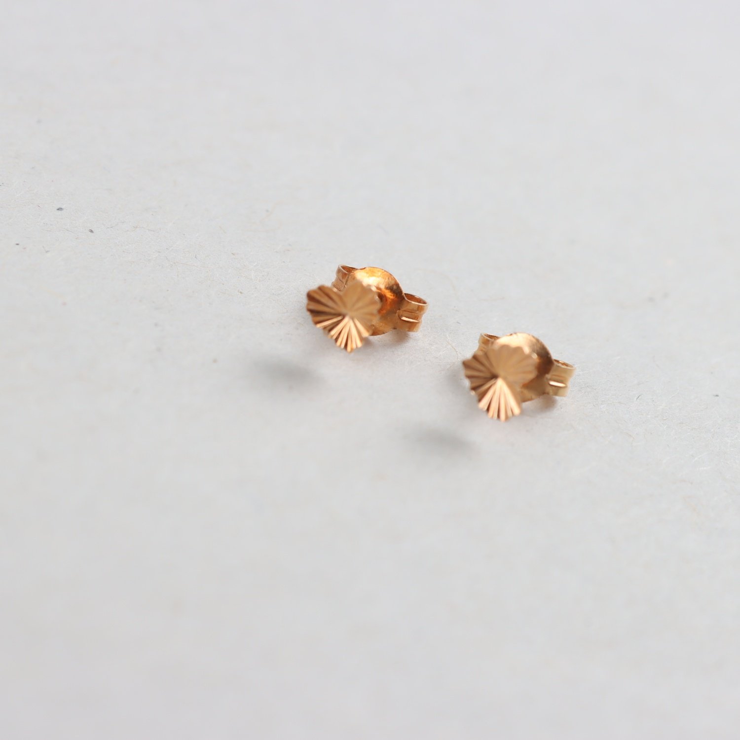 Örhängen, Guld 18k, Vikt: 0,4g
