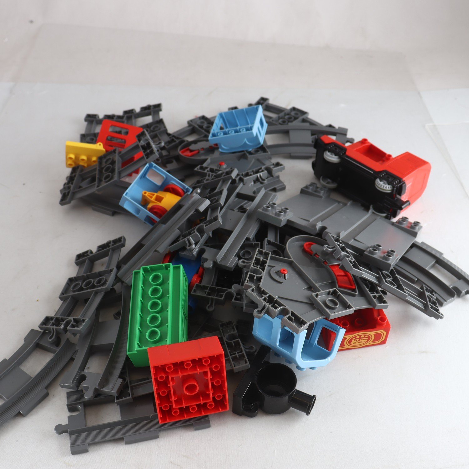 Lego, Duplo, tågset. Samfraktas ej.