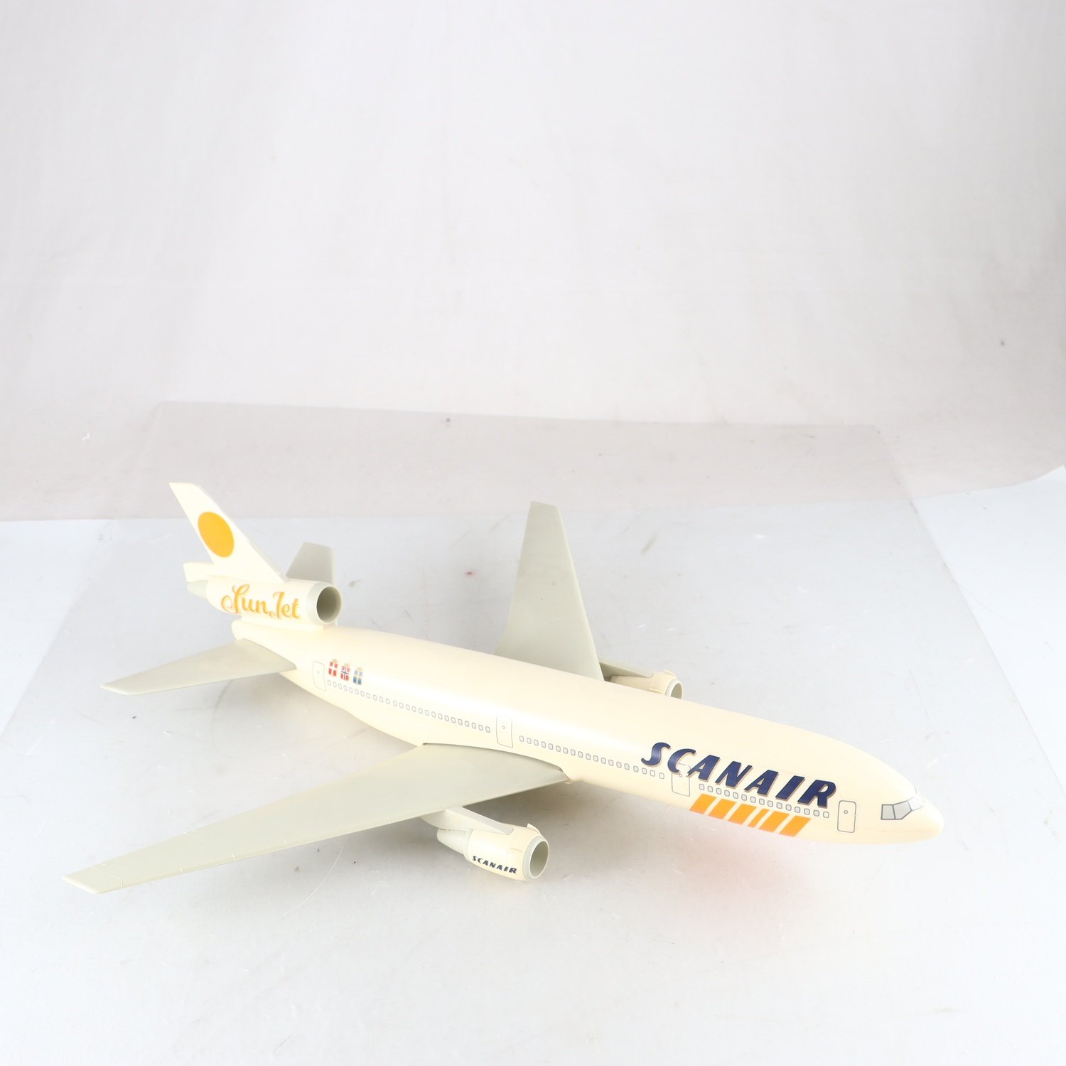 Flygplan, Fratelli cesana, DC-10,italy. Endast avhämtning.