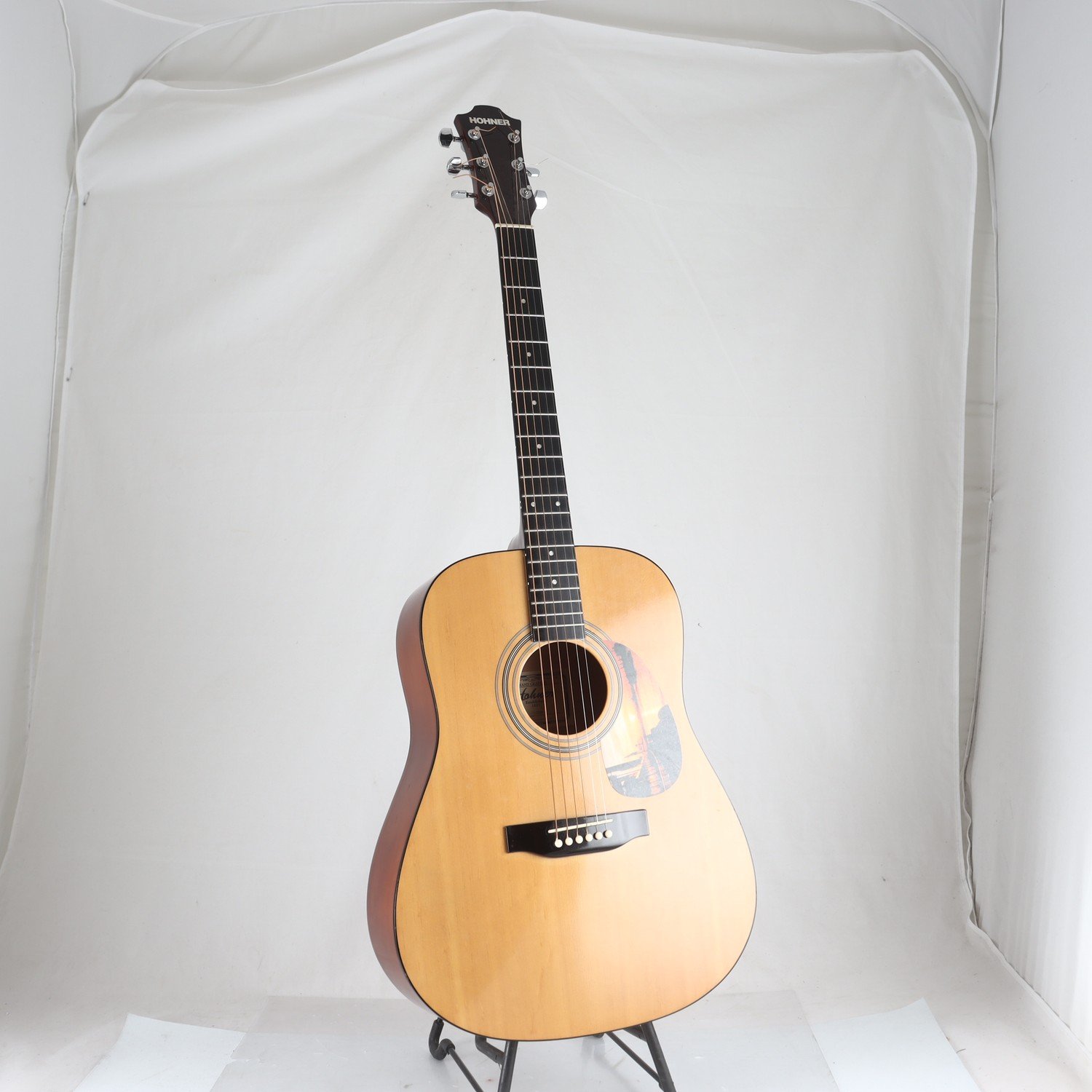 Akustisk gitarr, Hohner. Endast avhämtning.