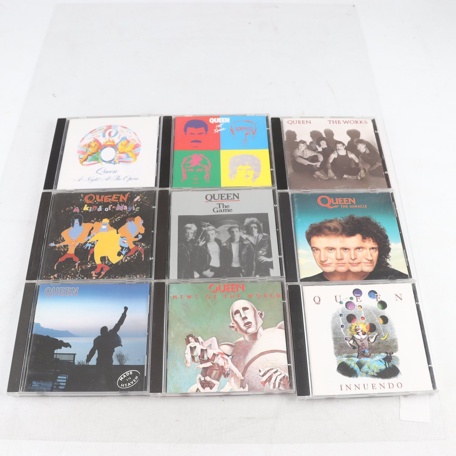 CD Queen, 9 titlar