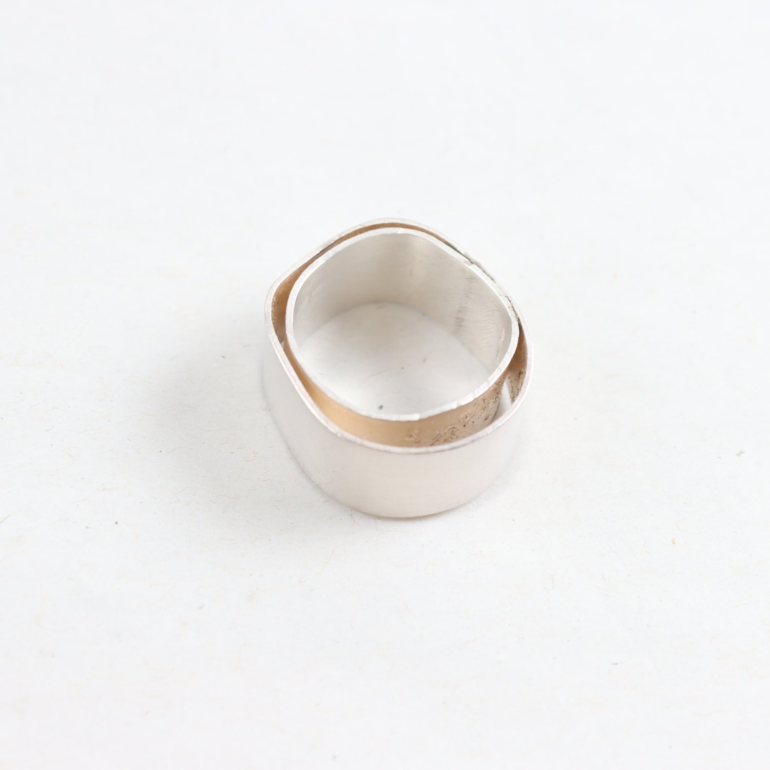 Ring, silver 925, oregelbunden form, Klara Eriksson, vikt: 8,9g