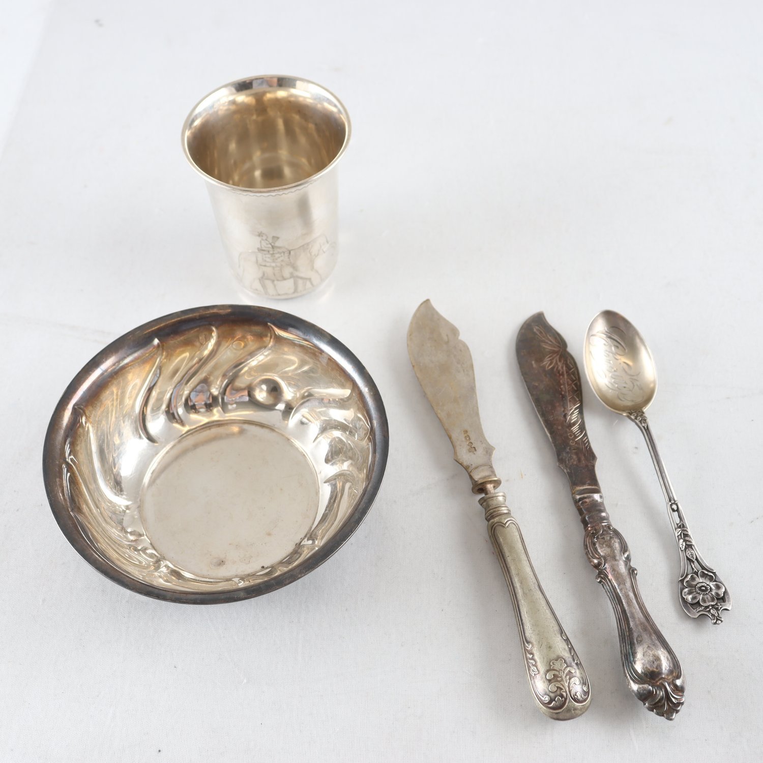 Skrotsilver, Utländska stämplar, kattfot.
