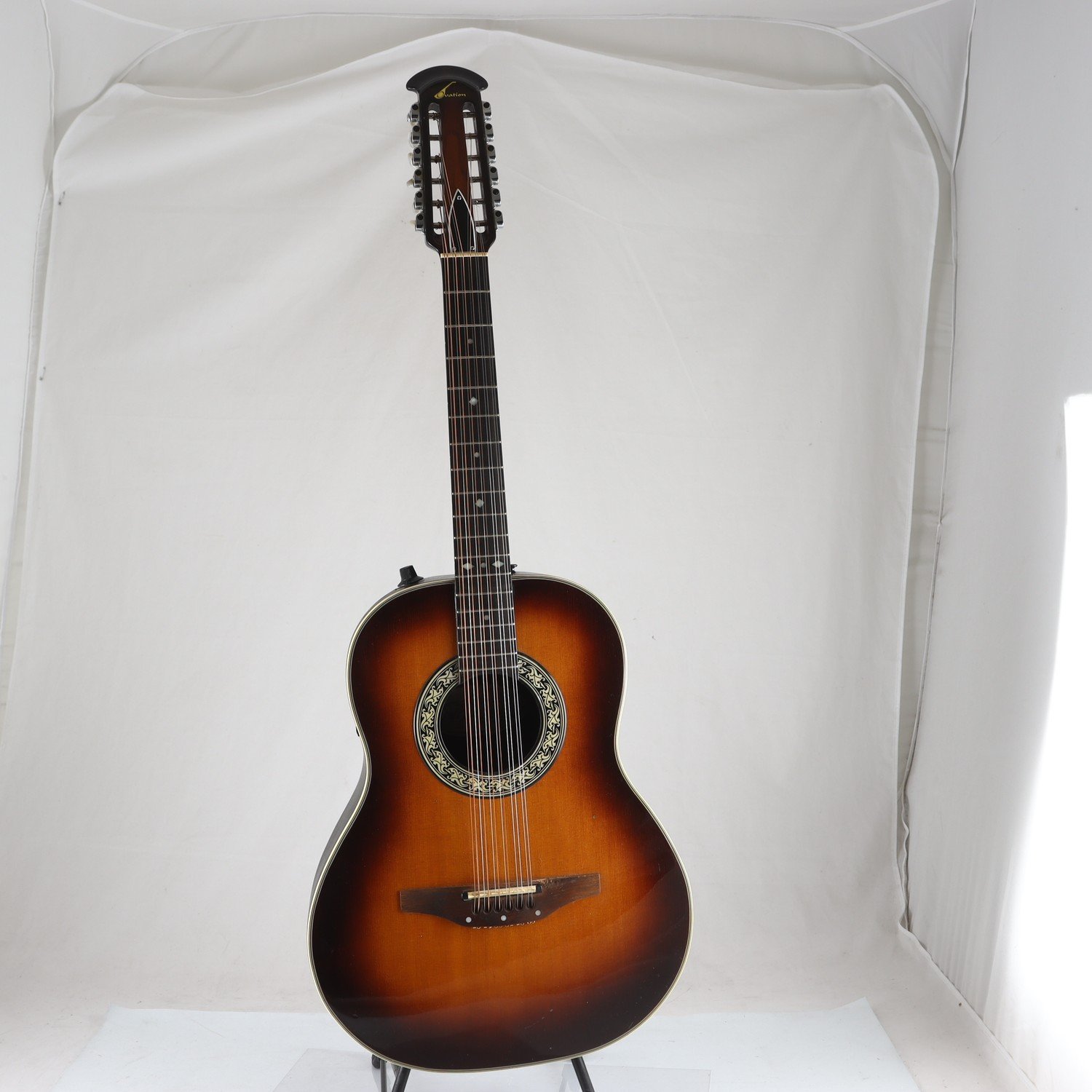 Akustisk gitarr, Ovation model 1615, 12-strängad. Endast avhämtning.