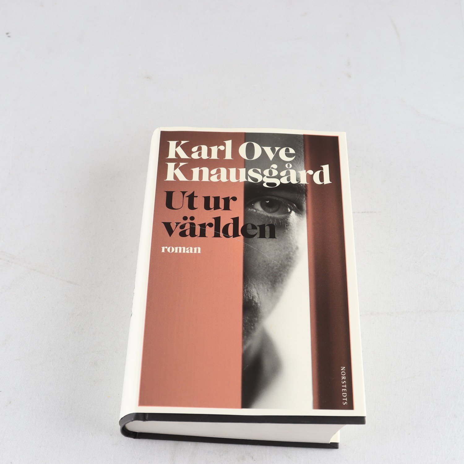 Karl Ove Knausgård, Ut ur världen