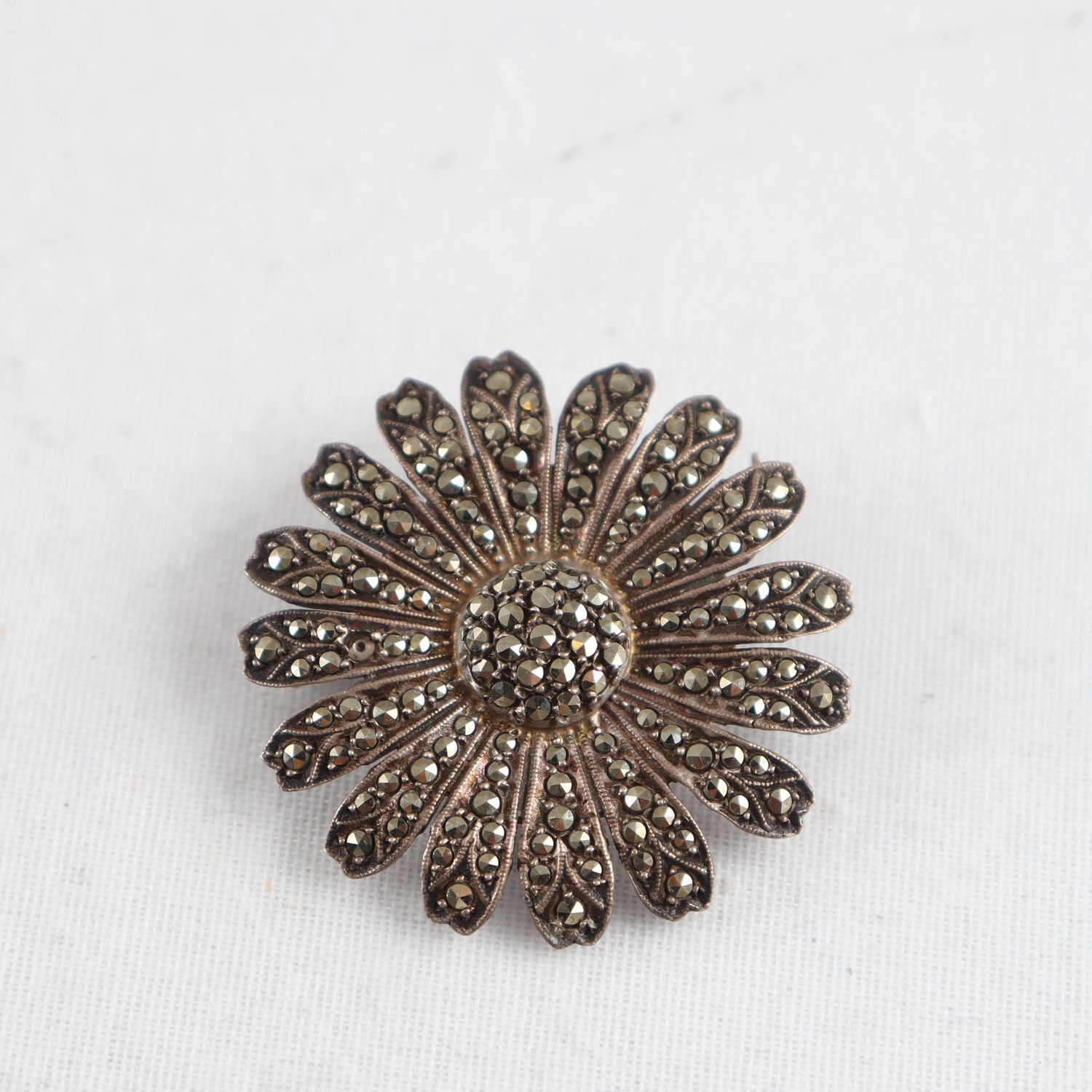 Brosch, silver 830, markasiter, vintage