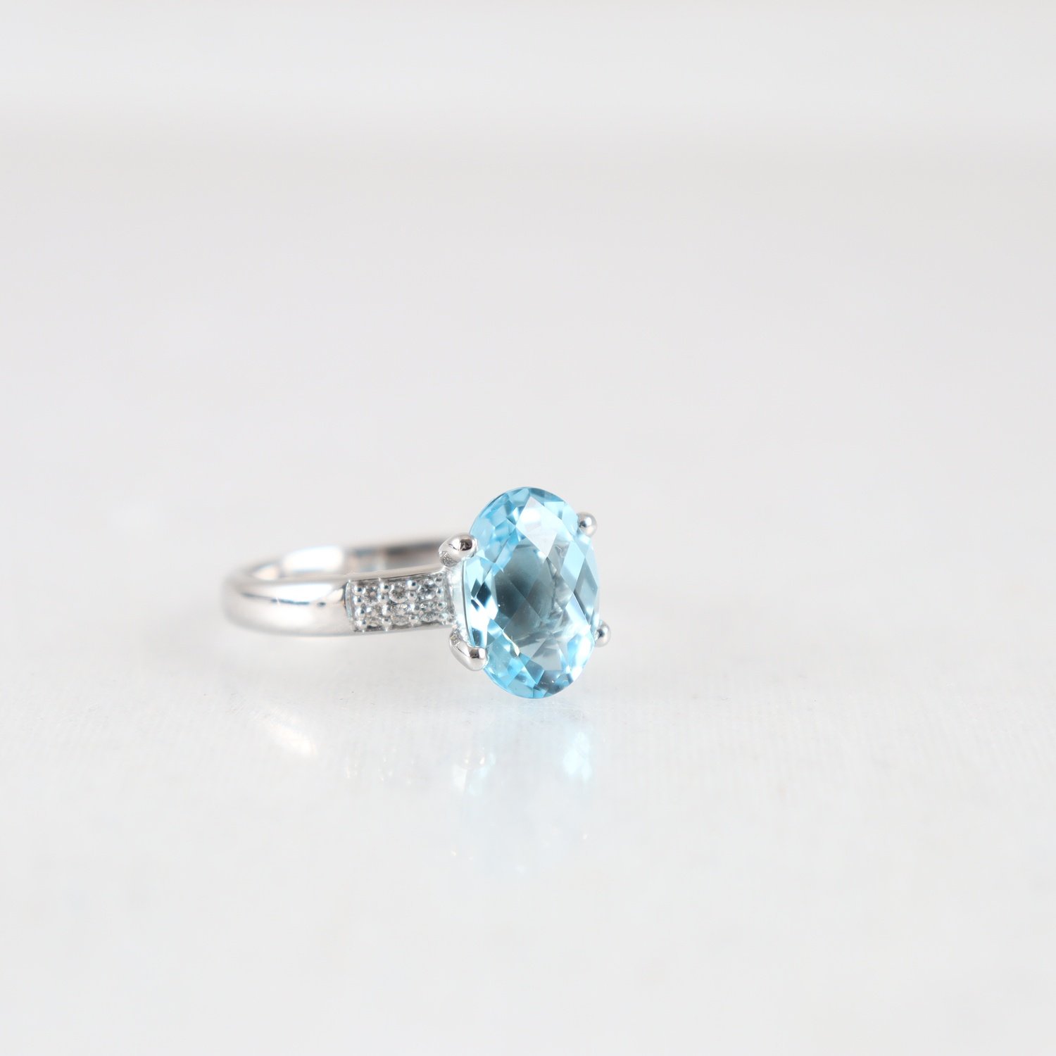 Ring, vitguld 18K, Golden Lady, Topas