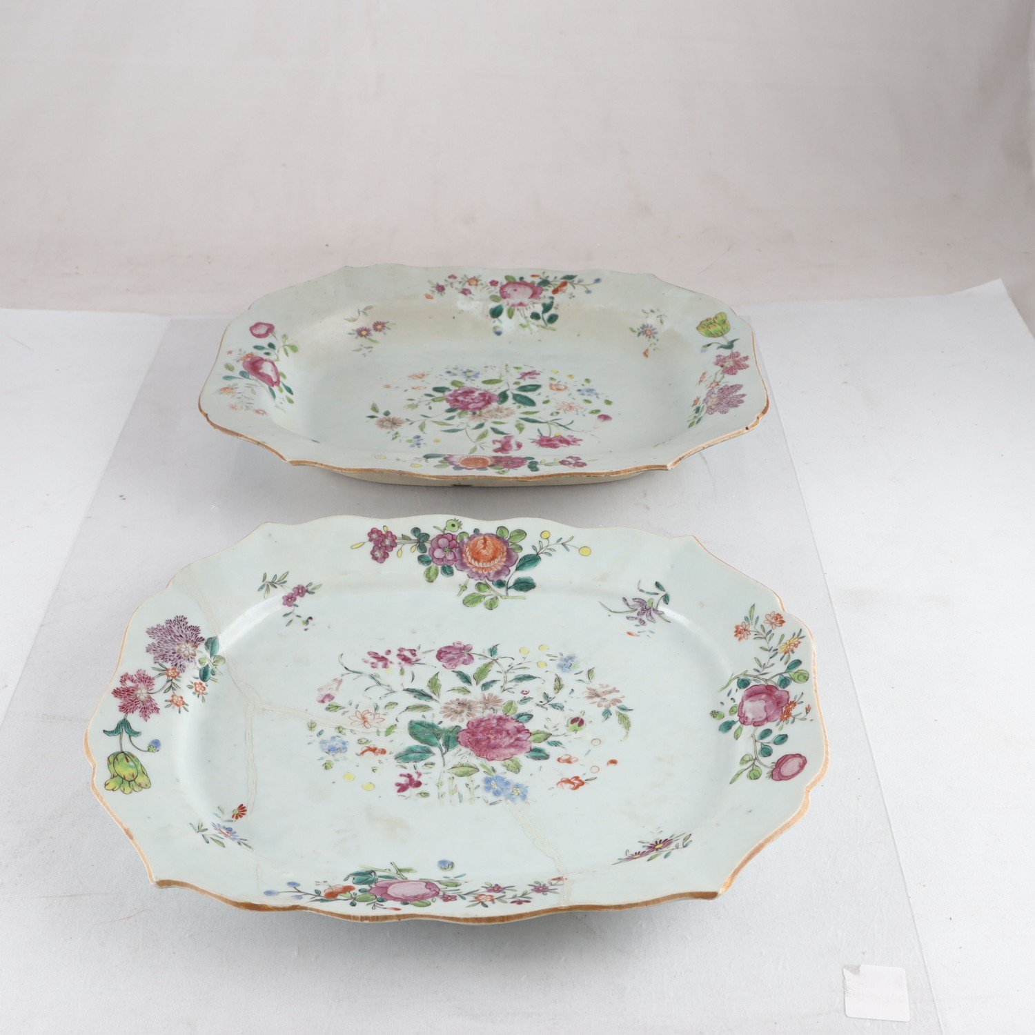 Stekfat, skål, Qianlong, (1736-1795), Kina, 2 st. Samfraktas ej.