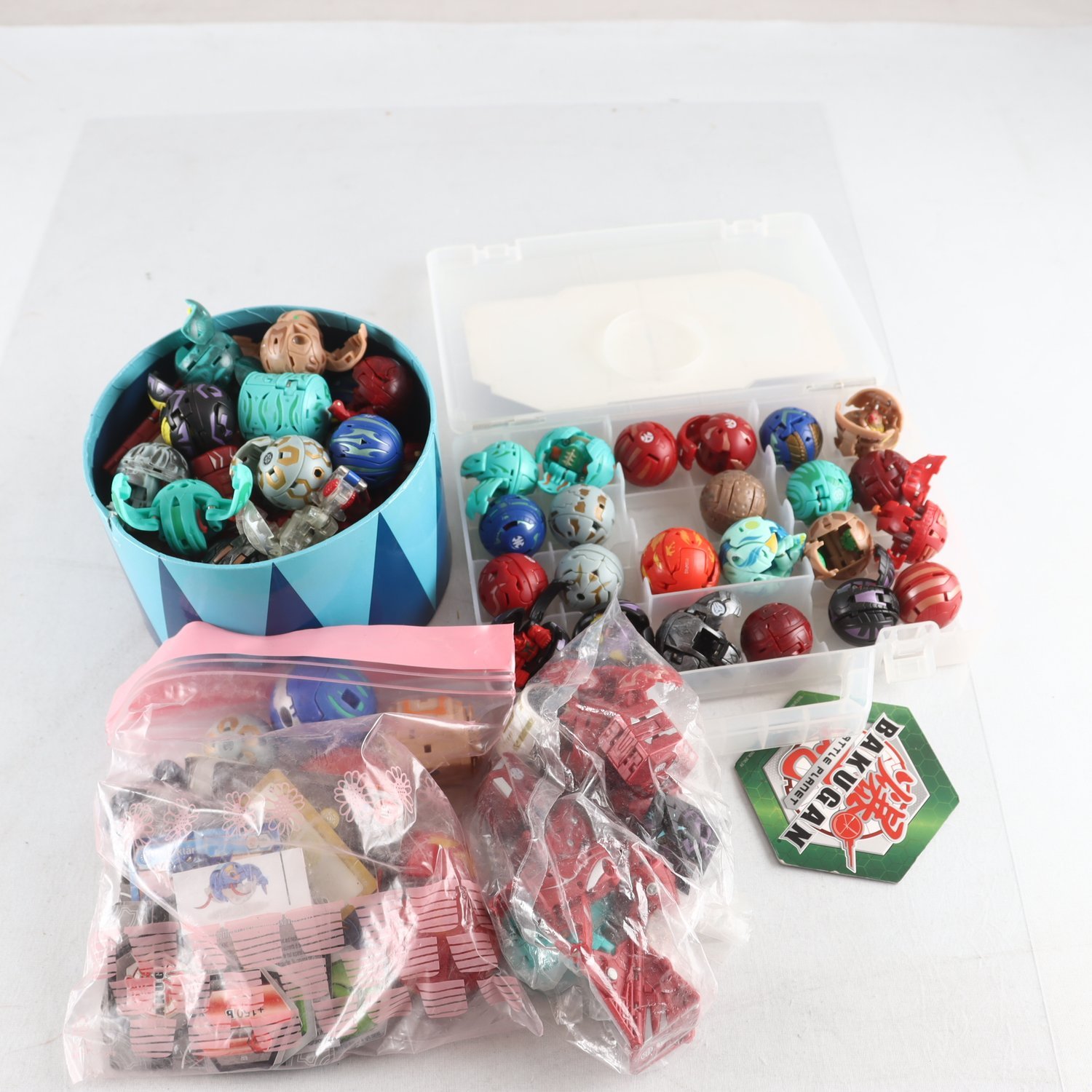 Spelfigurer, Bakugan, blandat parti. Samfraktas ej.