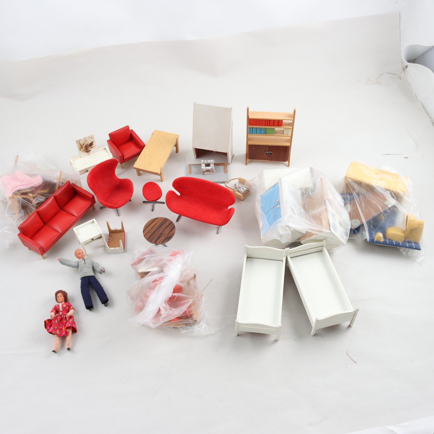 Dockskåpsmöbler, lundby mfl, blandat. Endast avhämtning