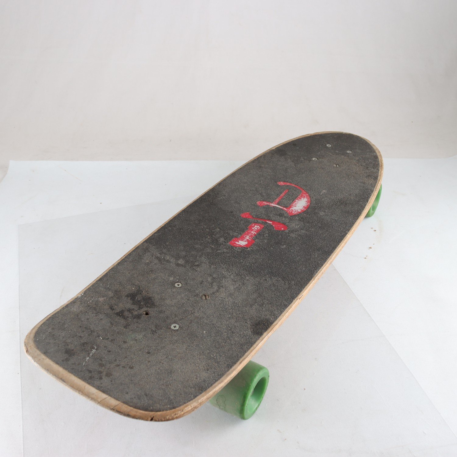 Skateboard, DT design, med kryptonic hjul 70mm, 1978. Endast avhämtning.
