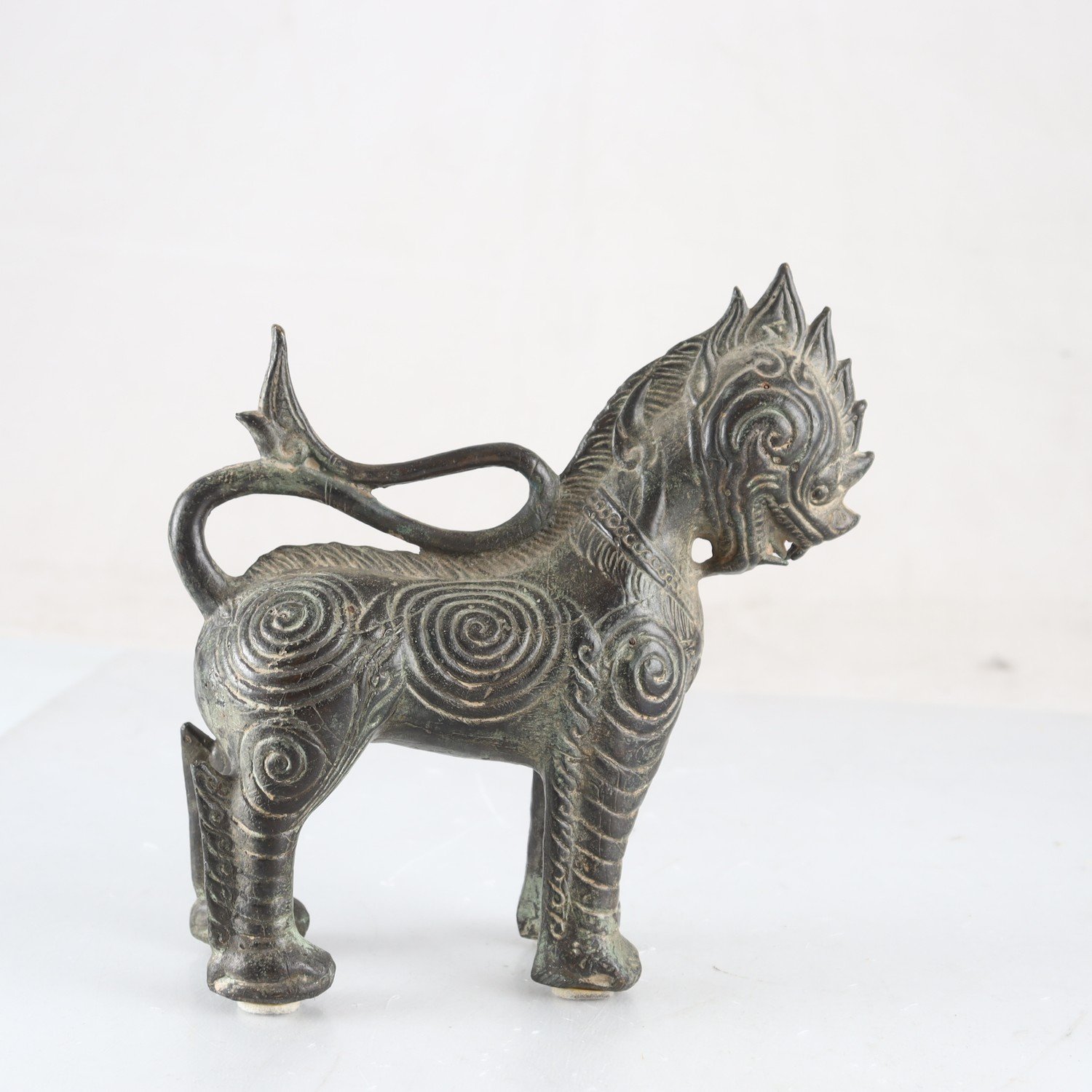Foohund, brons, 1900-tal. Samfraktas ej.