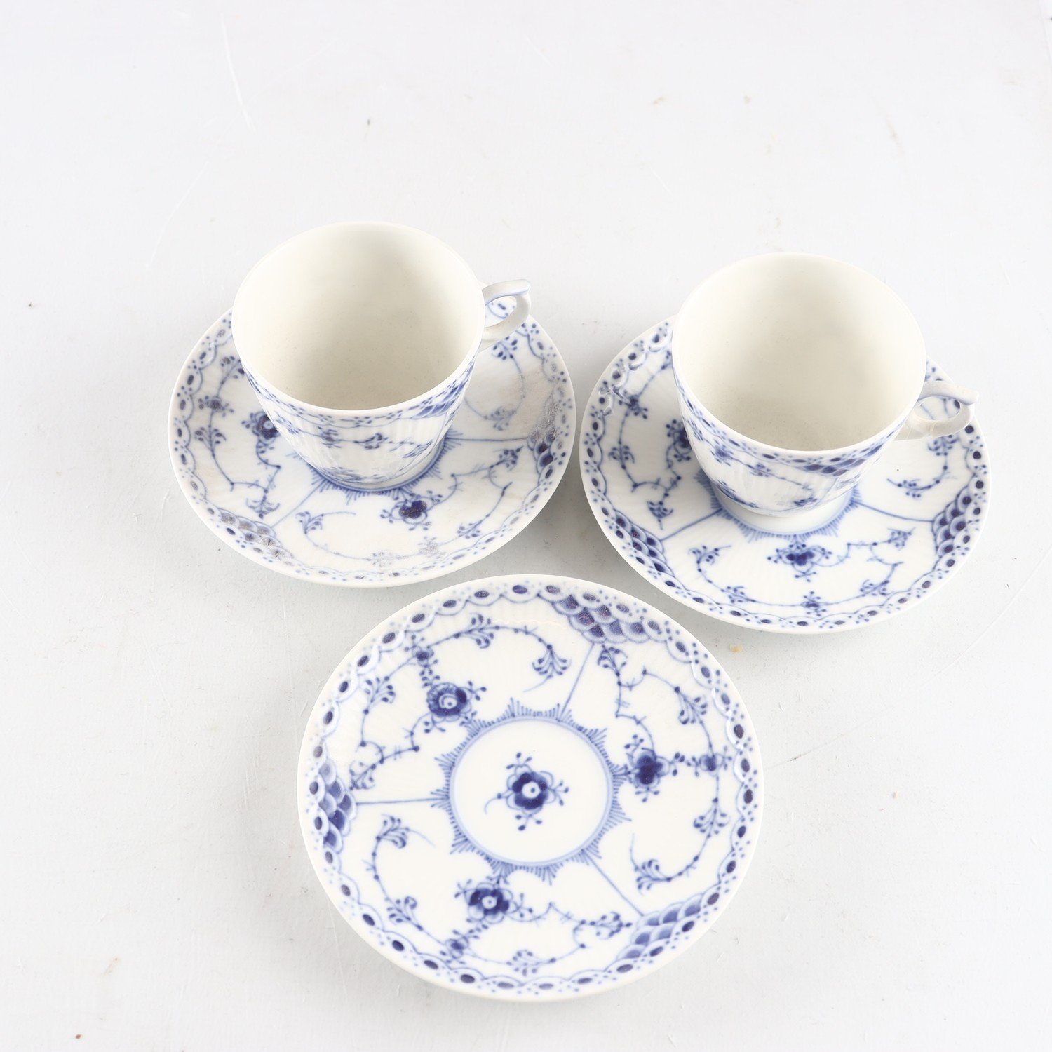 Kaffekoppar med fat, Musselmalet, Royal Copenhagen.