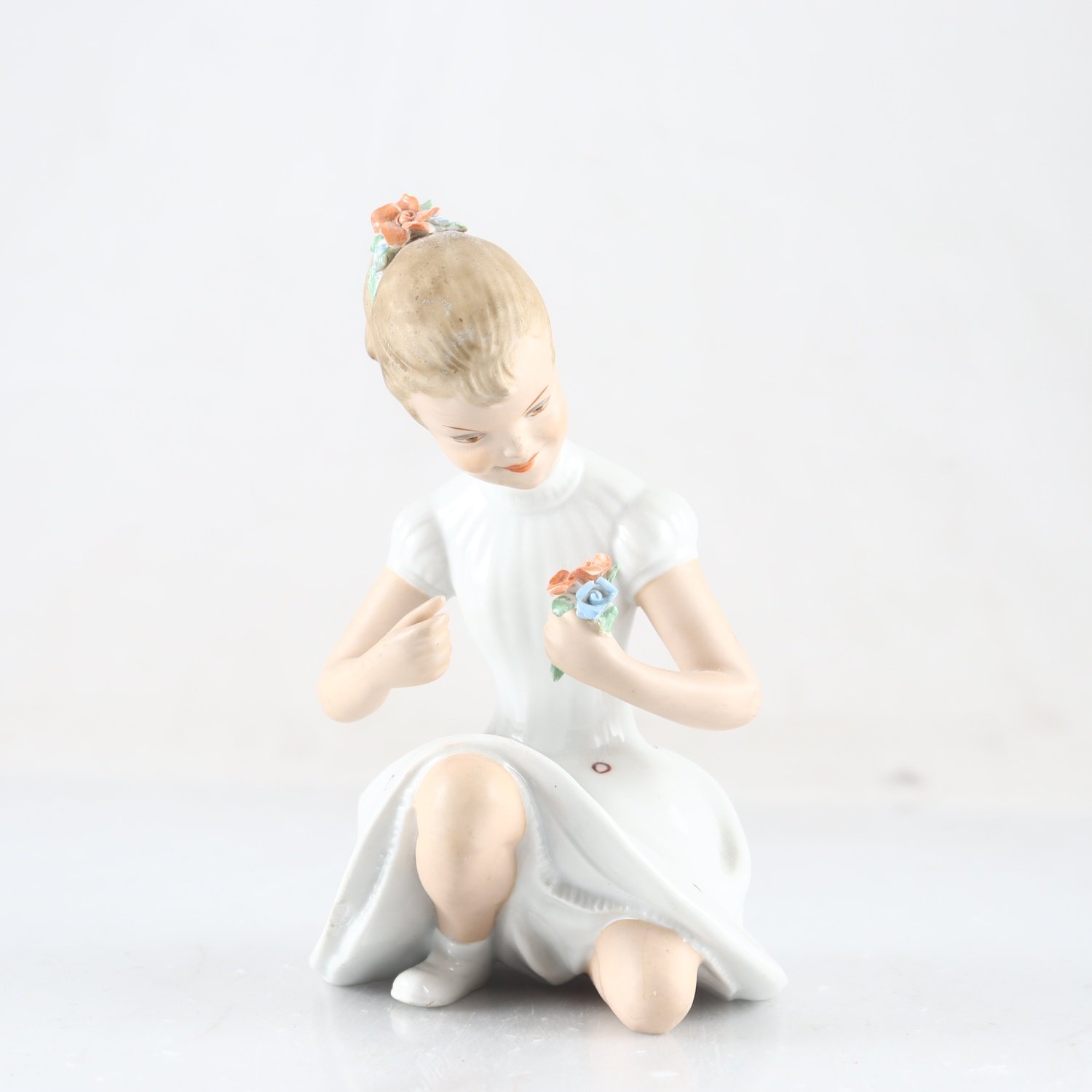Figurin, flicka med blombukett, Wallendorf, Tyskland