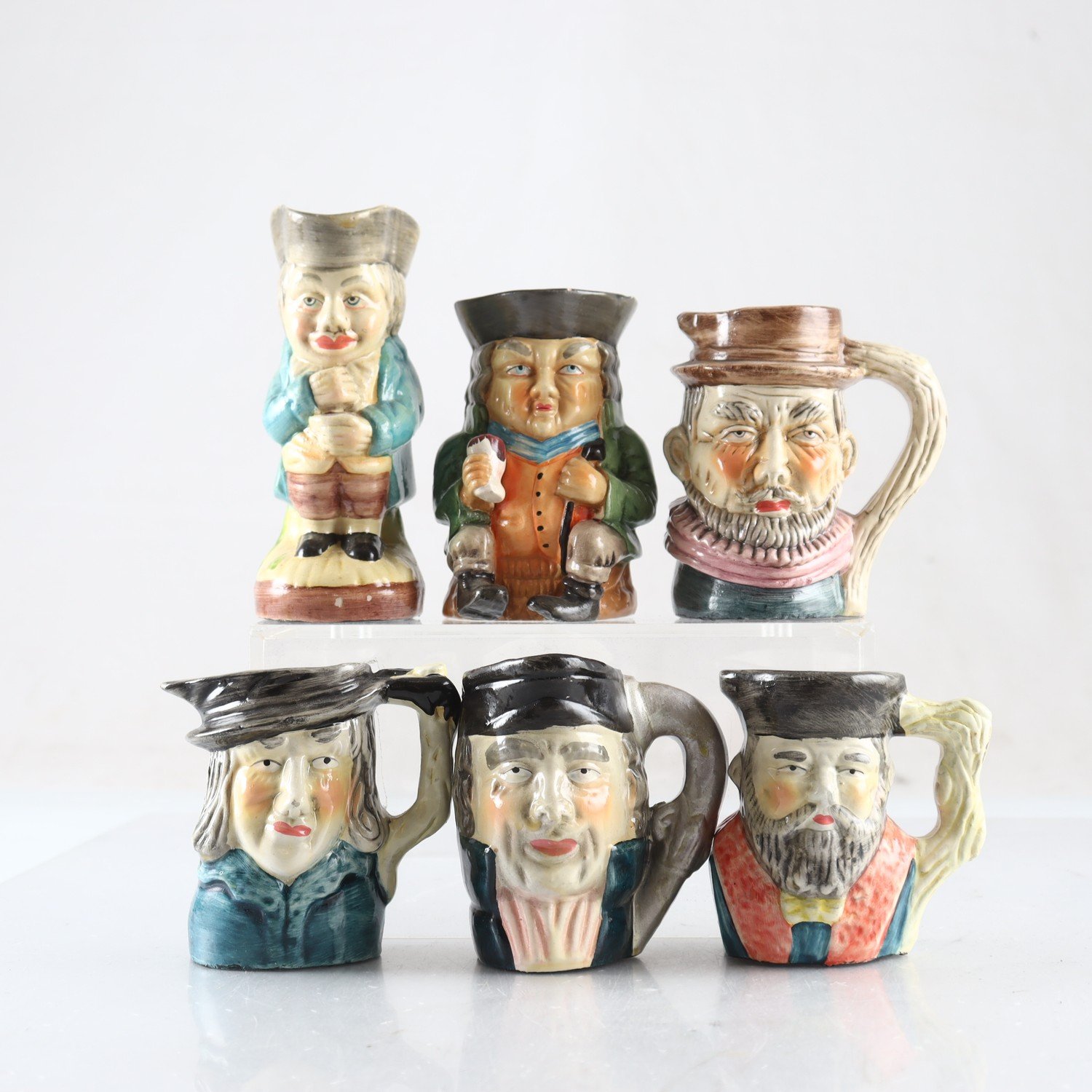 Kannor, Toby Jug, omärkta, handmålade, England, 6 st. Samfraktas ej.