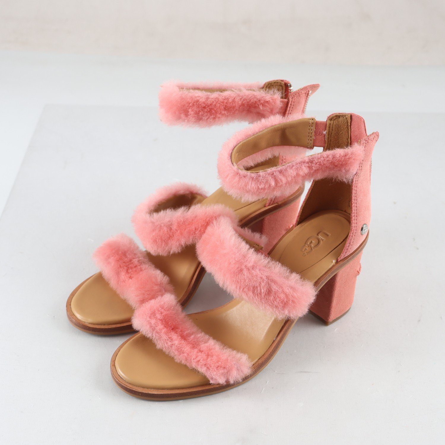 Sandaletter, Ugg, aprikos, skinn, stl. 37