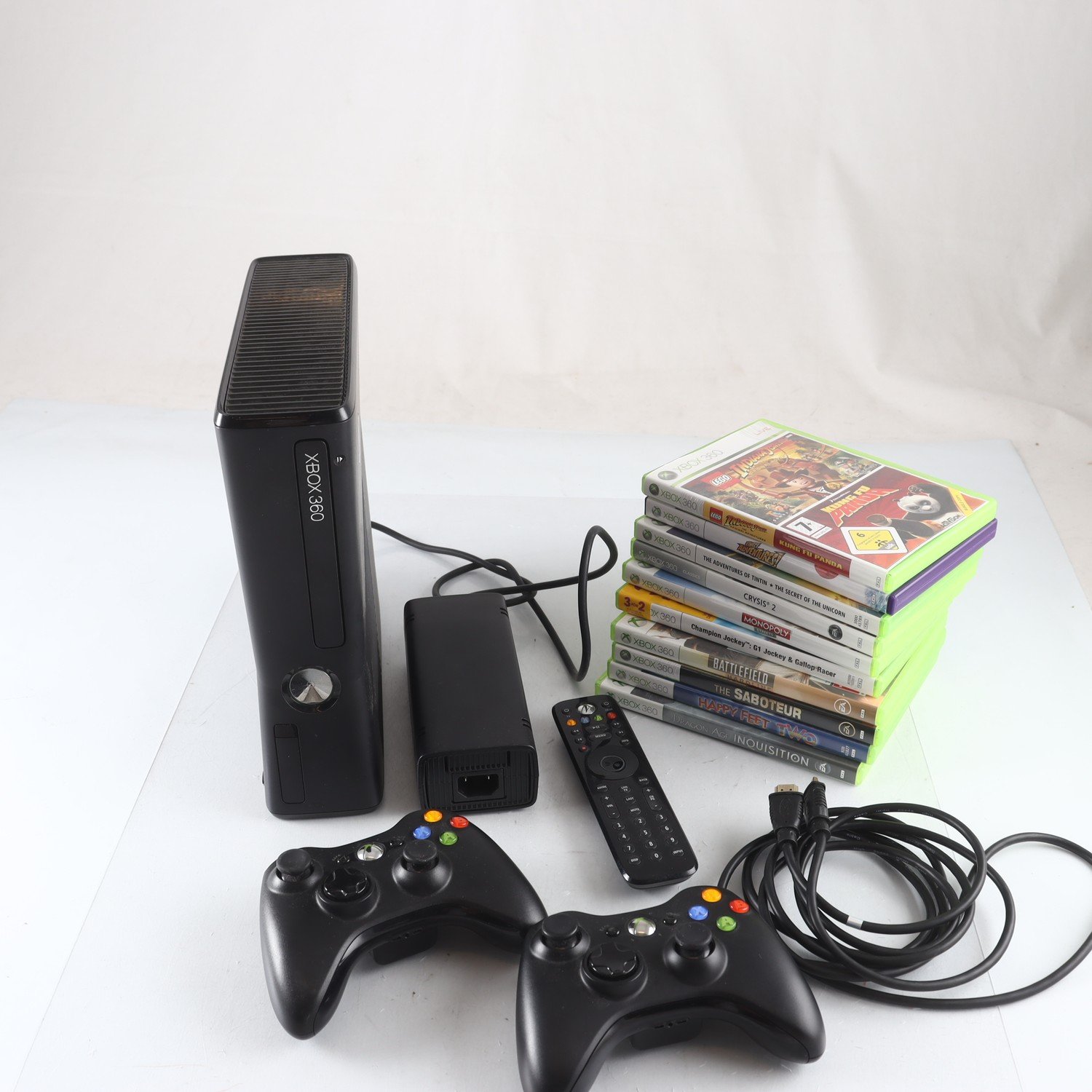 X-Box 360, Konsol, 2 Kontroller, 10st Spel. Samfraktas ej.