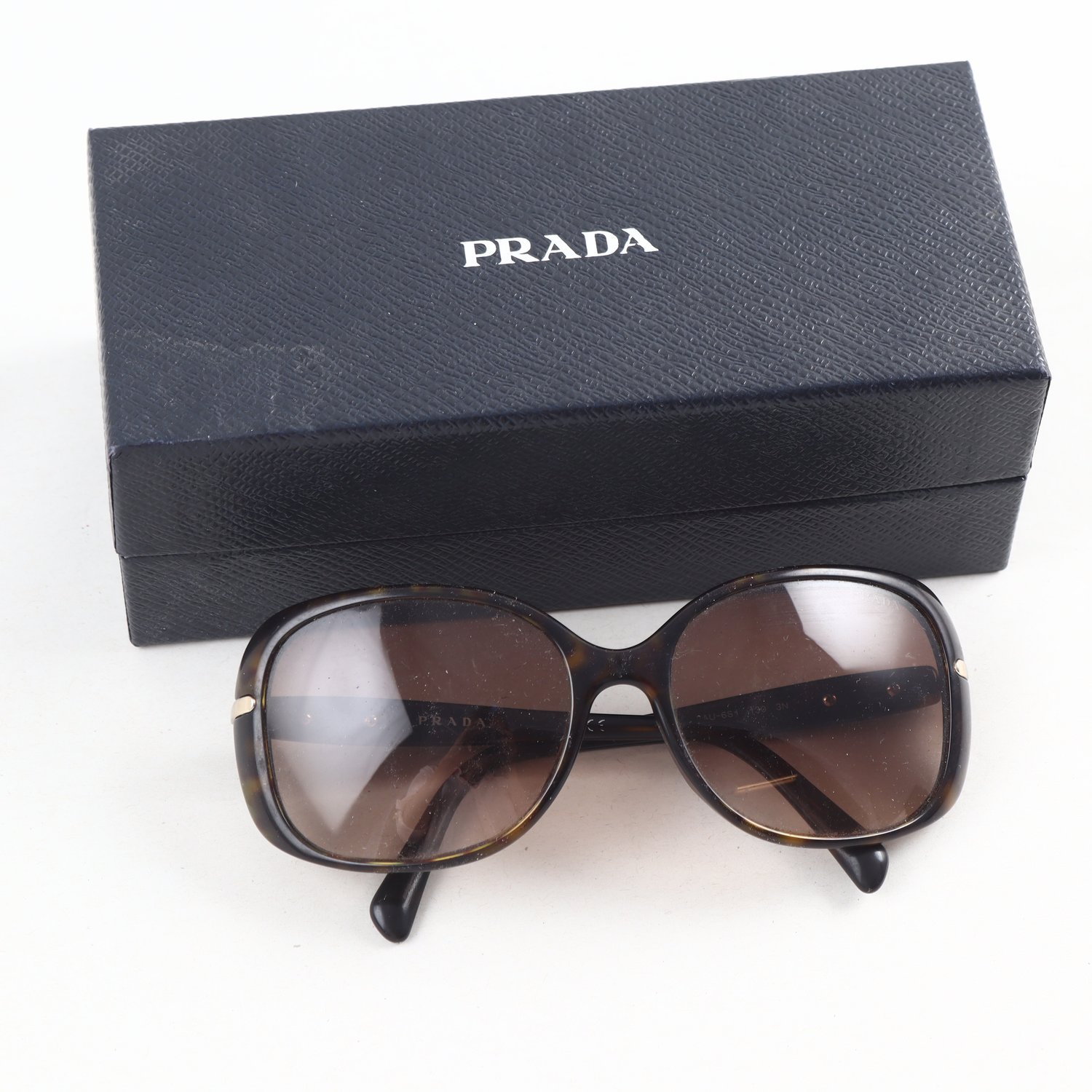 Solglasögon, Prada