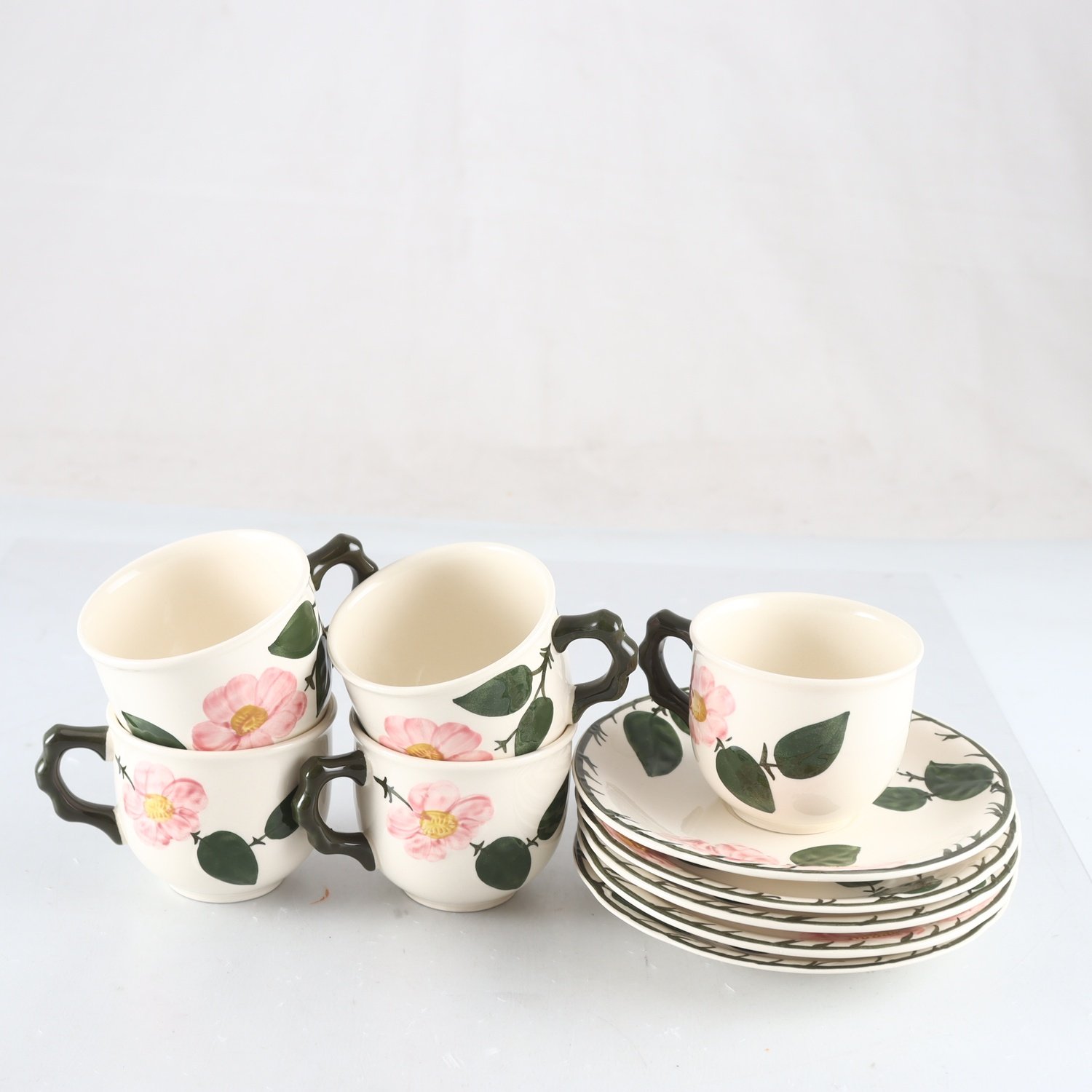 Koppar med fat, Villeroy & boch, Wild rose, 5 st. Samfraktas ej.