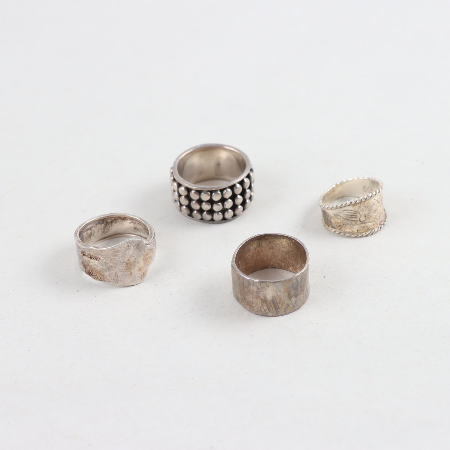 Ringar, Silver, Vikt: 25,9 g.
