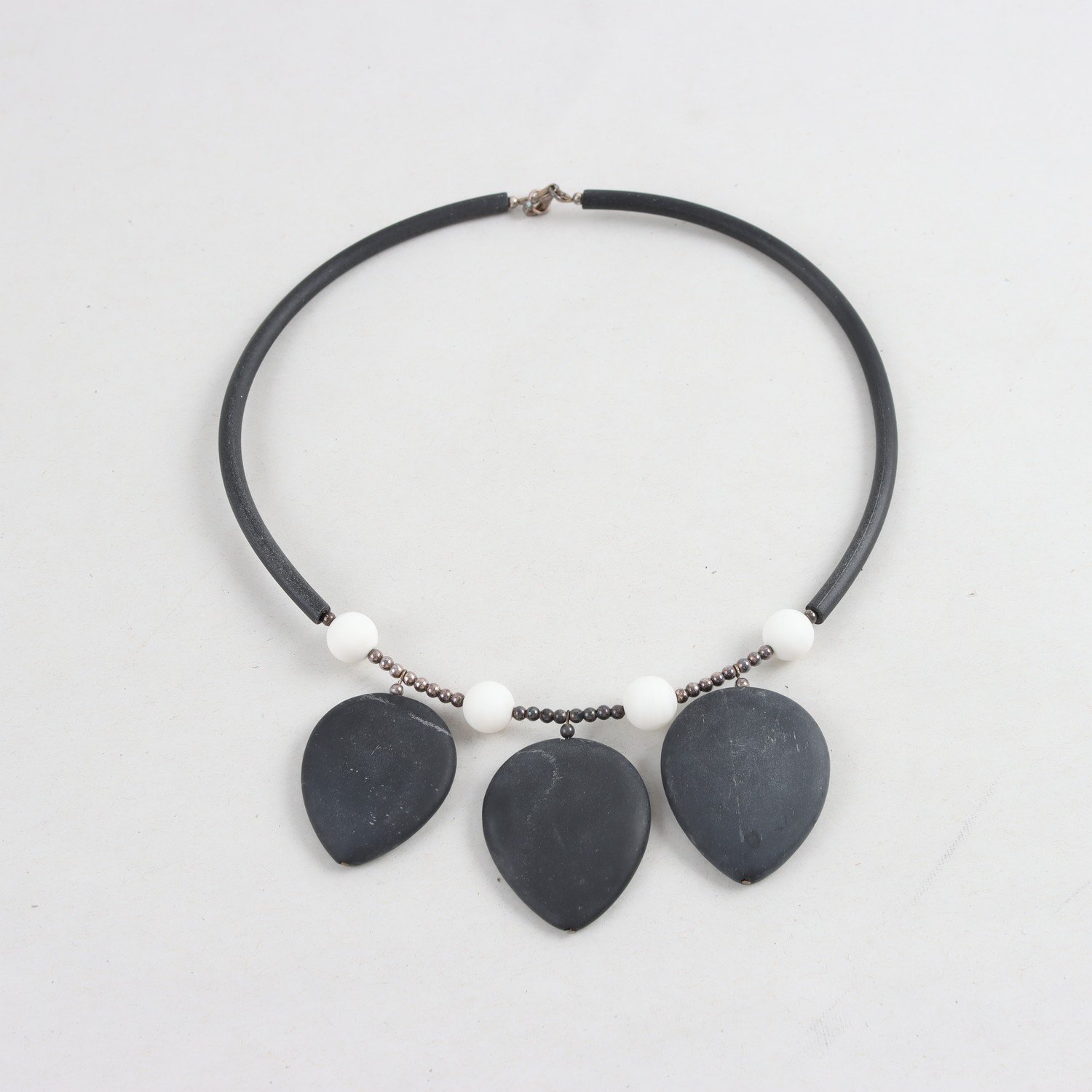 Halsband, Magnani