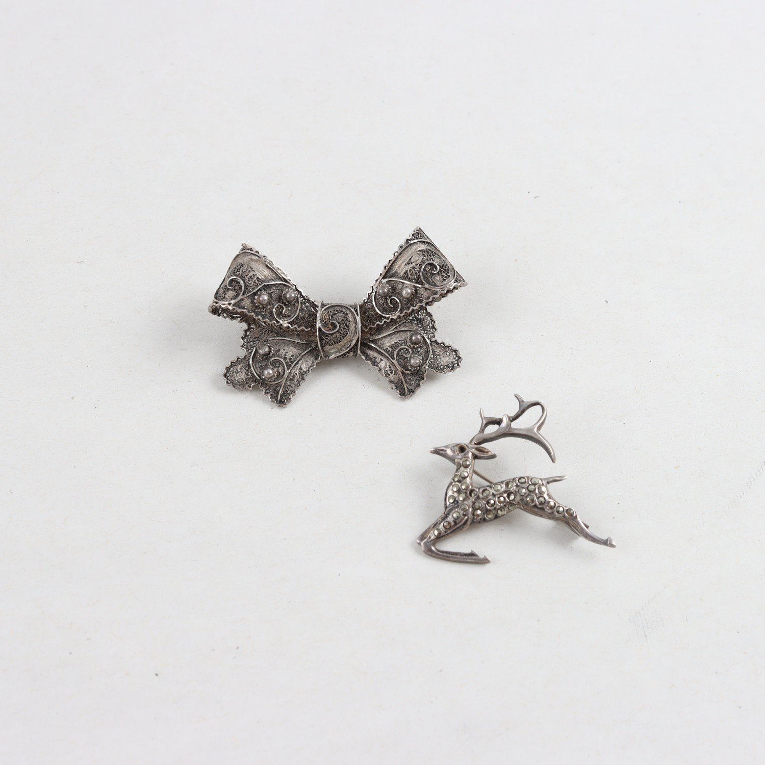 Broscher, Silver, Markasiter, Brv: 15,0 g.