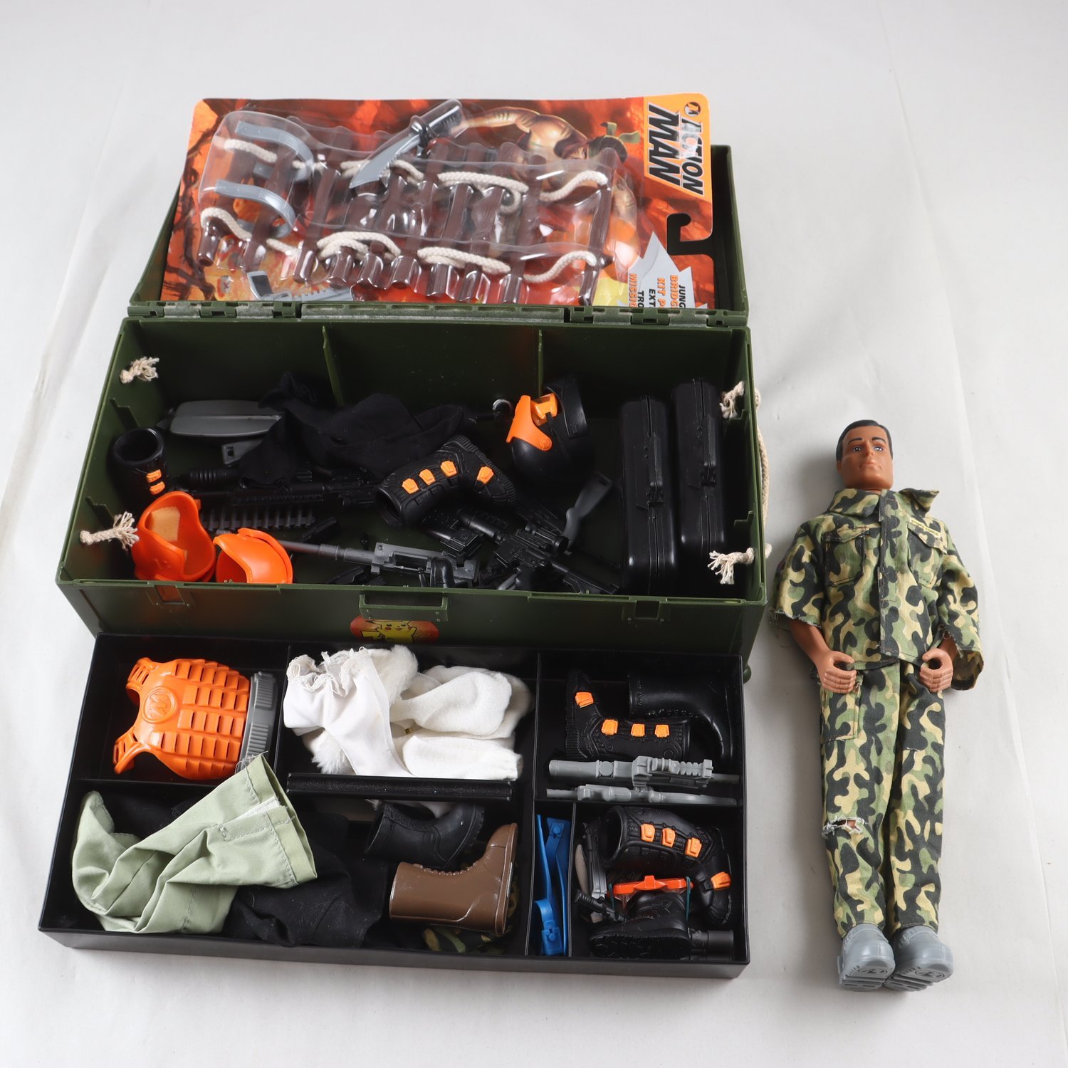Docka, Actionman, med tillbehör. Samfraktas ej.