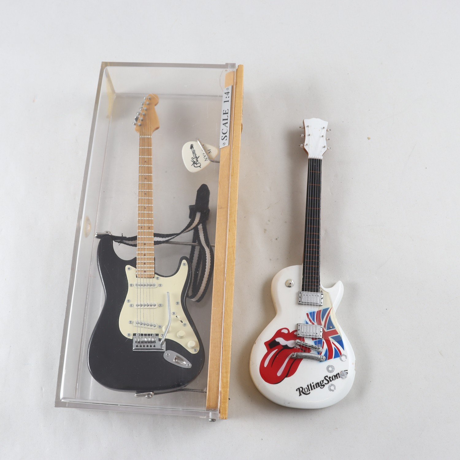 Miniguitars, Rolling stones och do mundo, 2st.