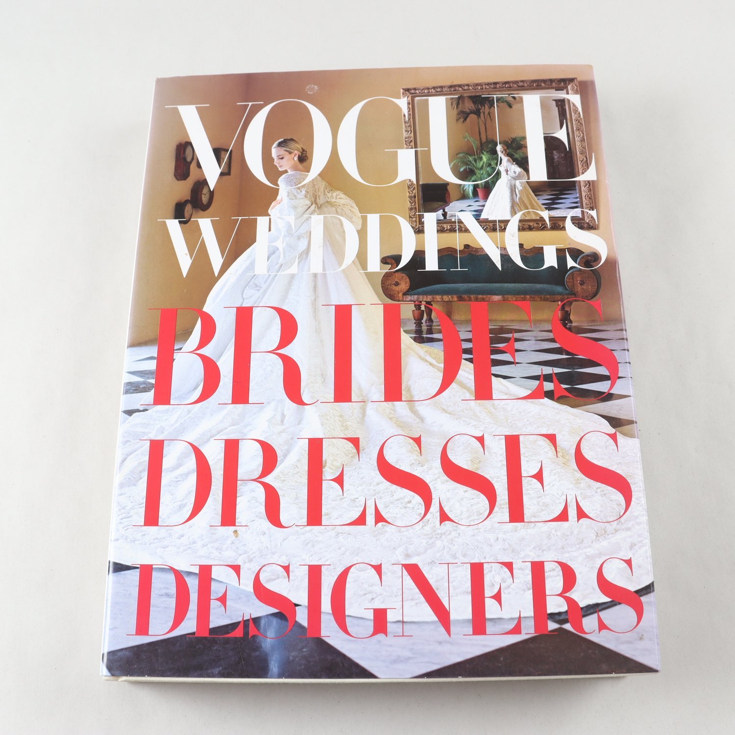 Vogue weddings: Brides, dresses, designers. Samfraktas ej.