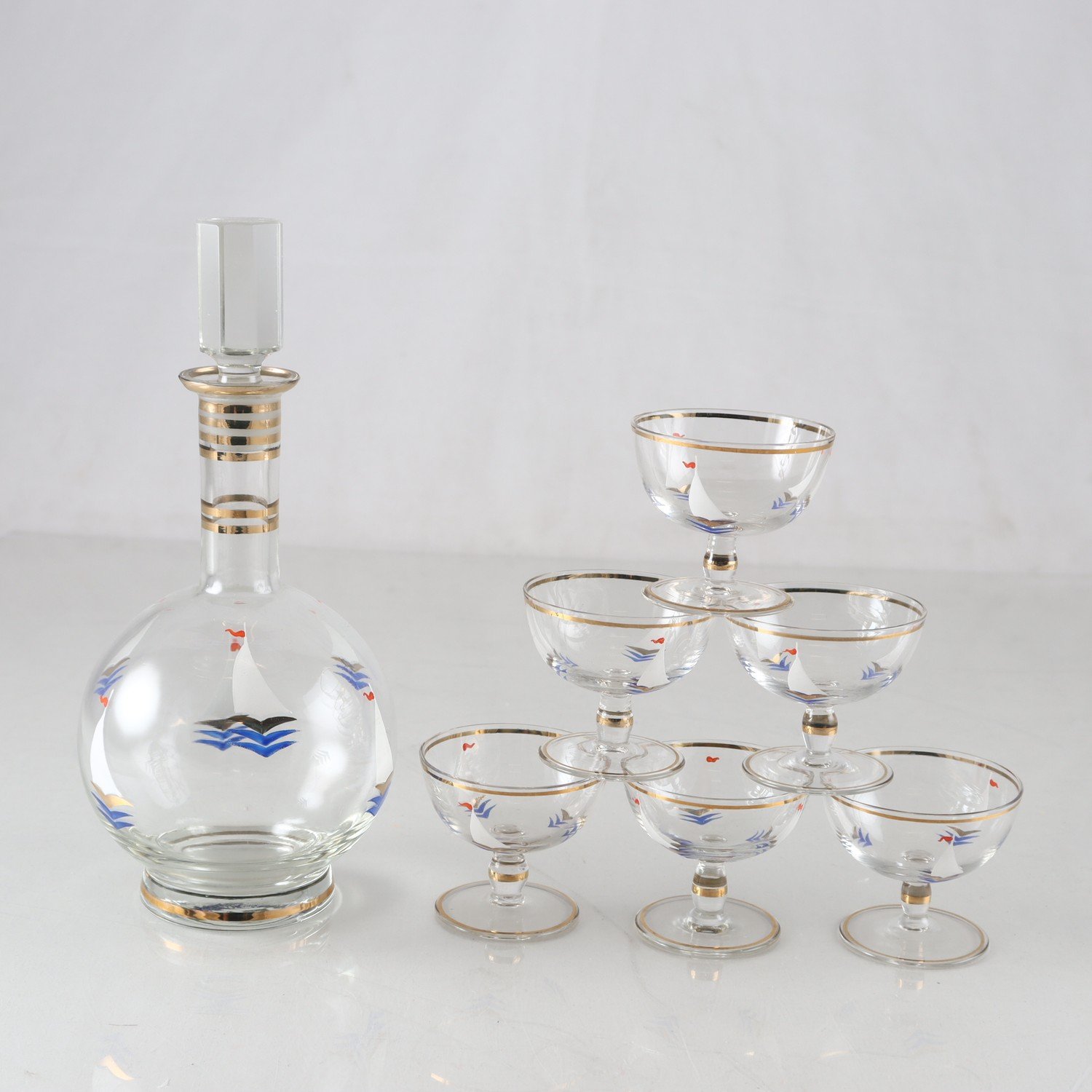 Likörkaraff, 6 st likörglas, handmålat glas. Samfraktas ej.