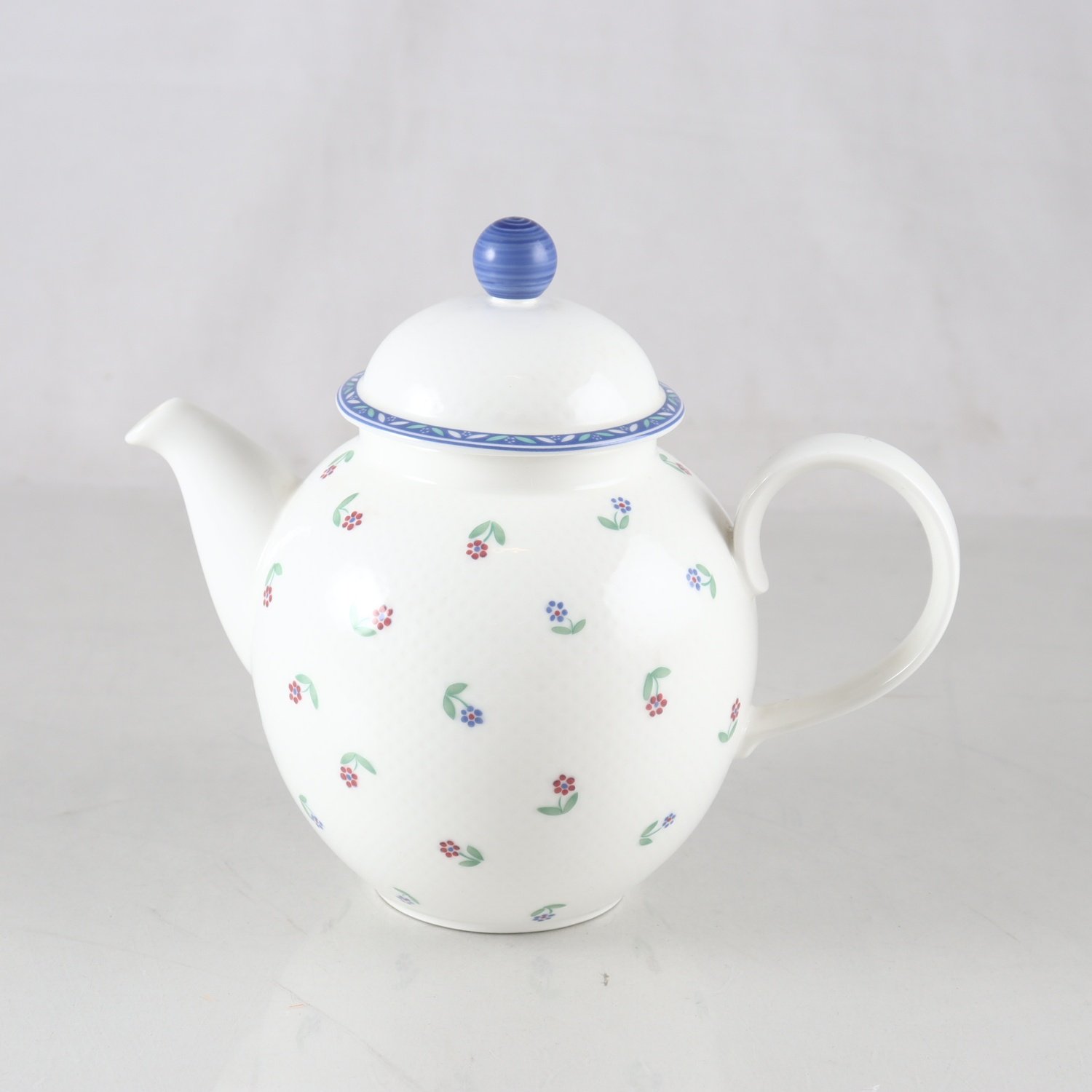 Tekanna, Villleroy & Boch, ”Adeline”, porslin. Samfraktas ej.