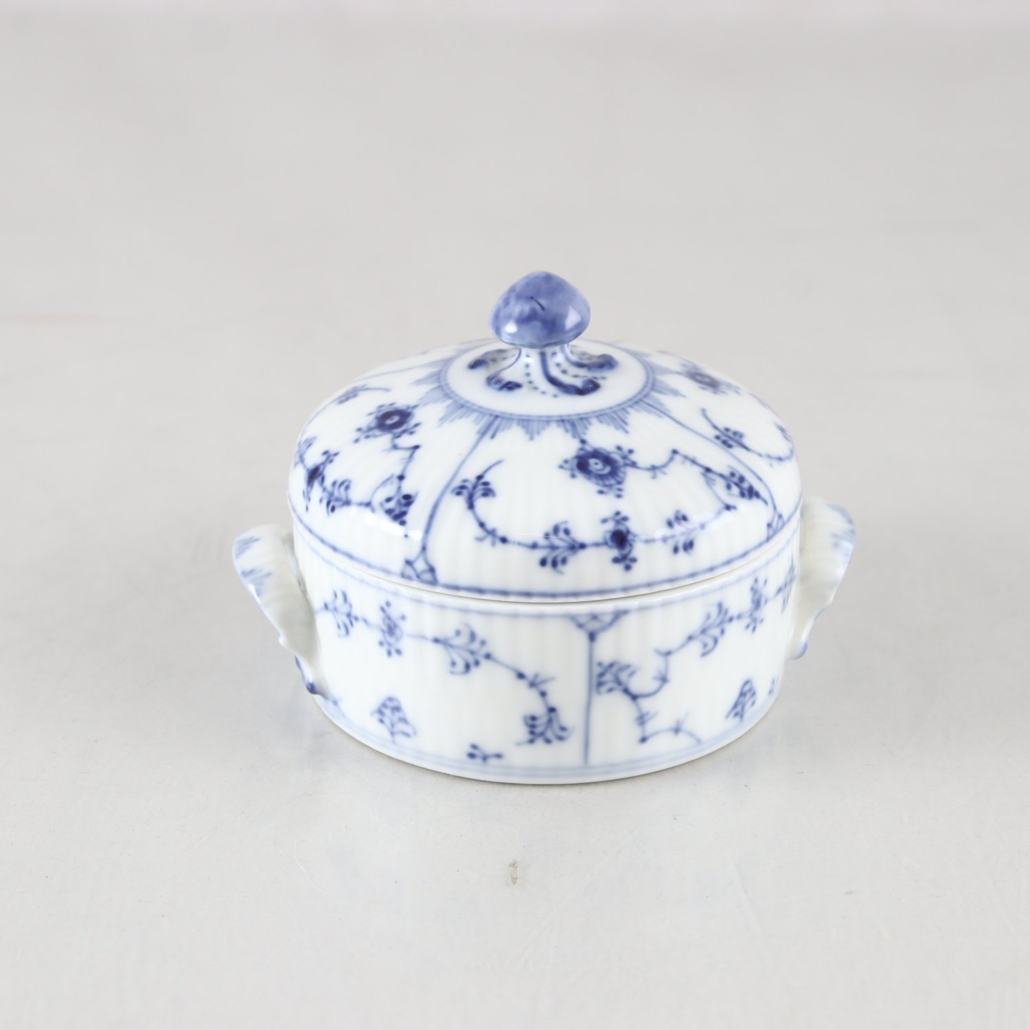 Sockerskål, Royal Copenhagen, ”Musselmalet”, Modell 1/398.