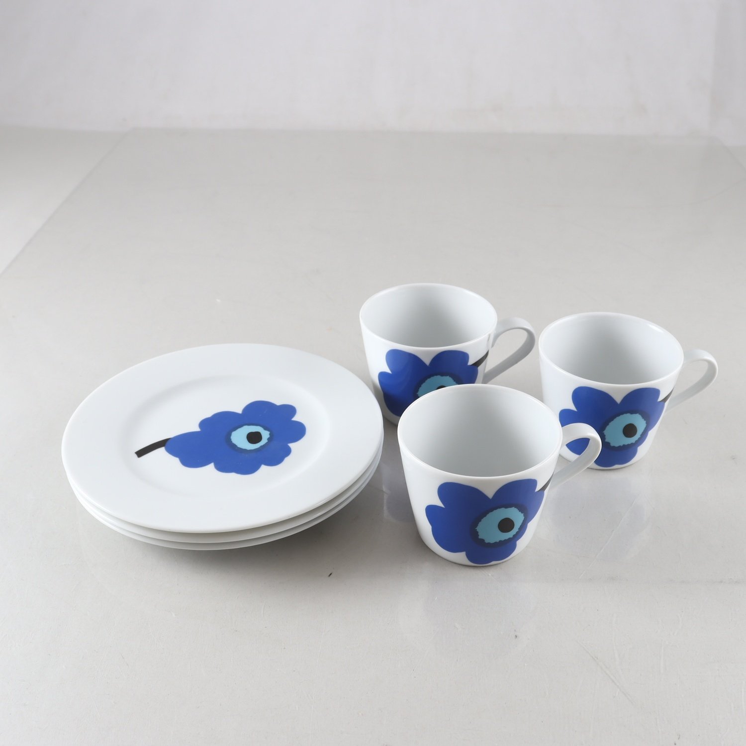 Kaffekoppar och asssietter, Unikko, Maija Isola, Marimekko, Samfraktas ej.