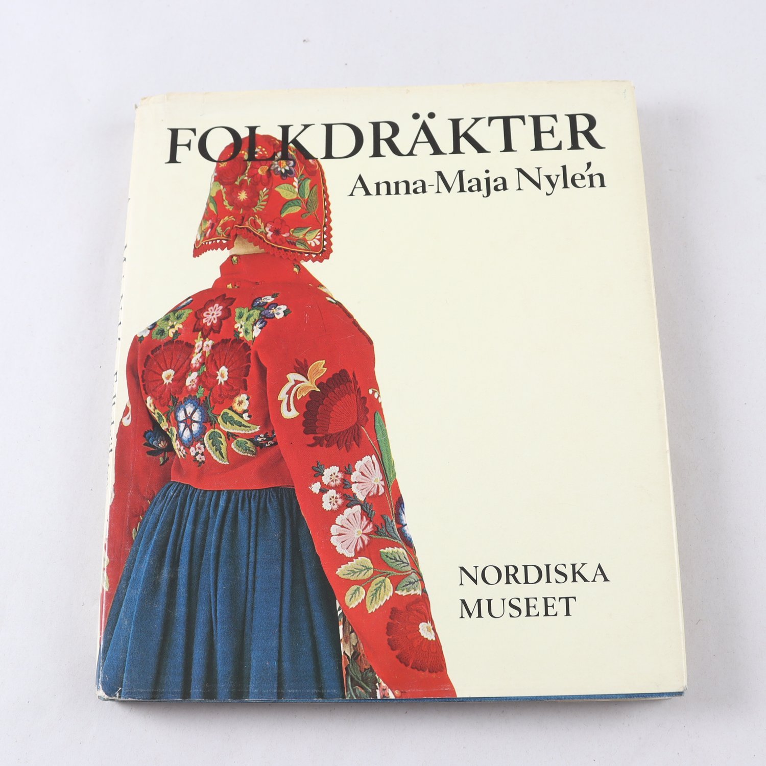Folkdräkter, Anna-Maja Nylén