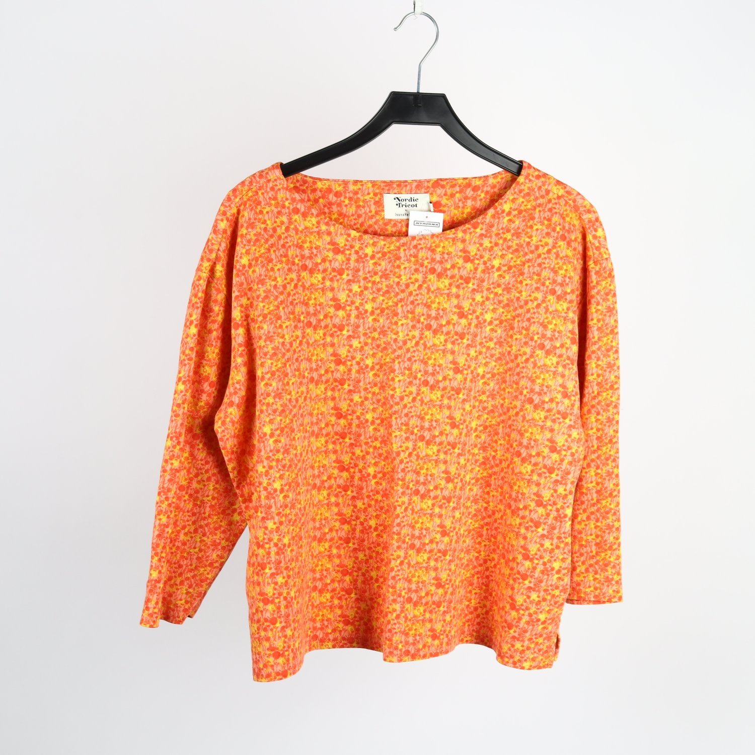Tröja, Nordic Tricot by Ivana Helsinki orange, gul. blommig, stl. L