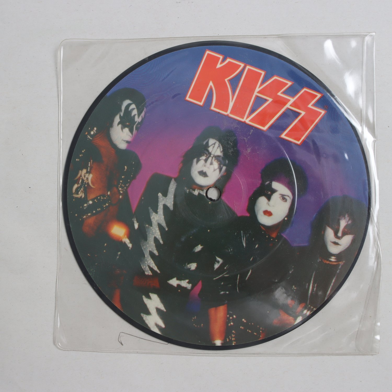 Singel Kiss, A World Without Heroes