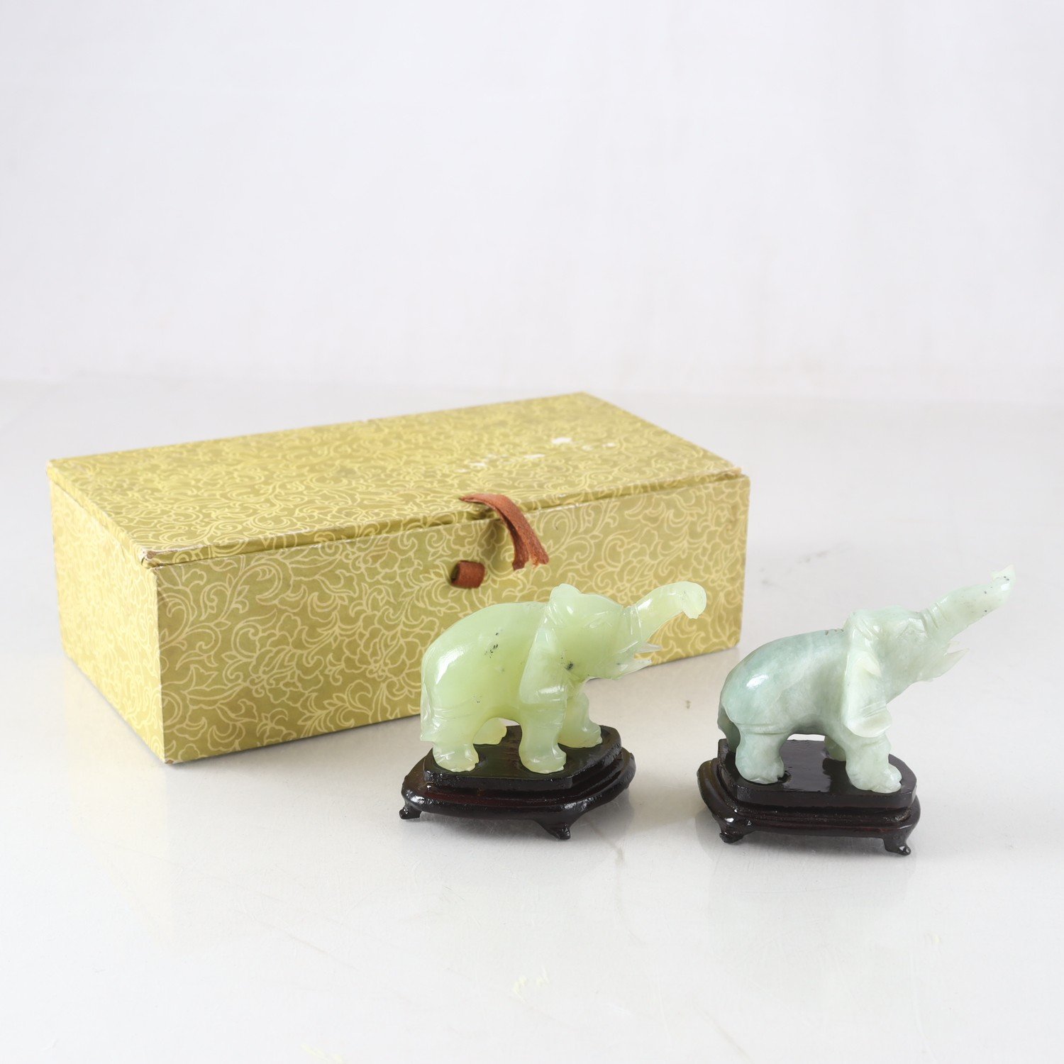 Paret figuriner, elefanter, jade, Kina