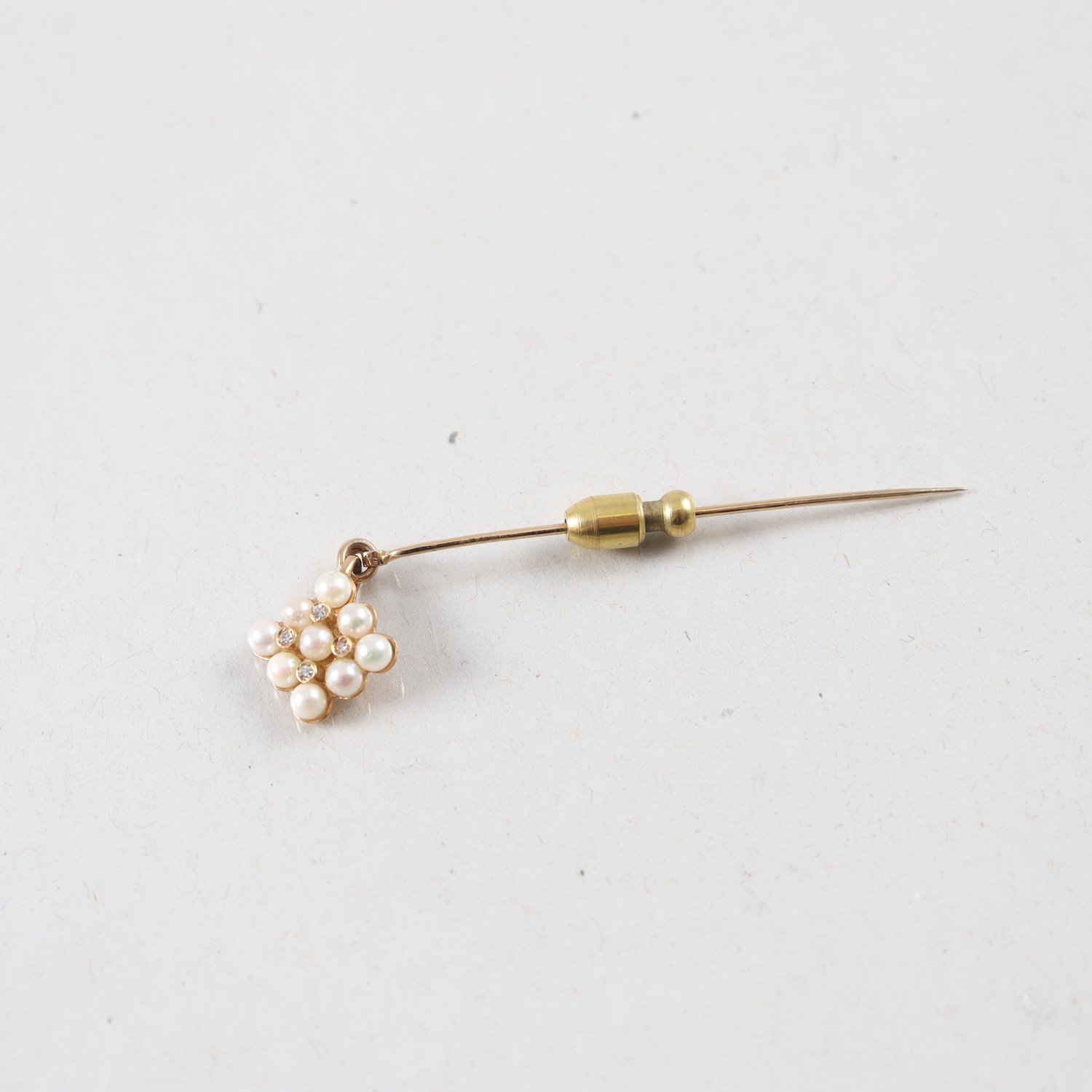 Broschnål, Guld 18k, Pärlor, Brv: 2,8 g