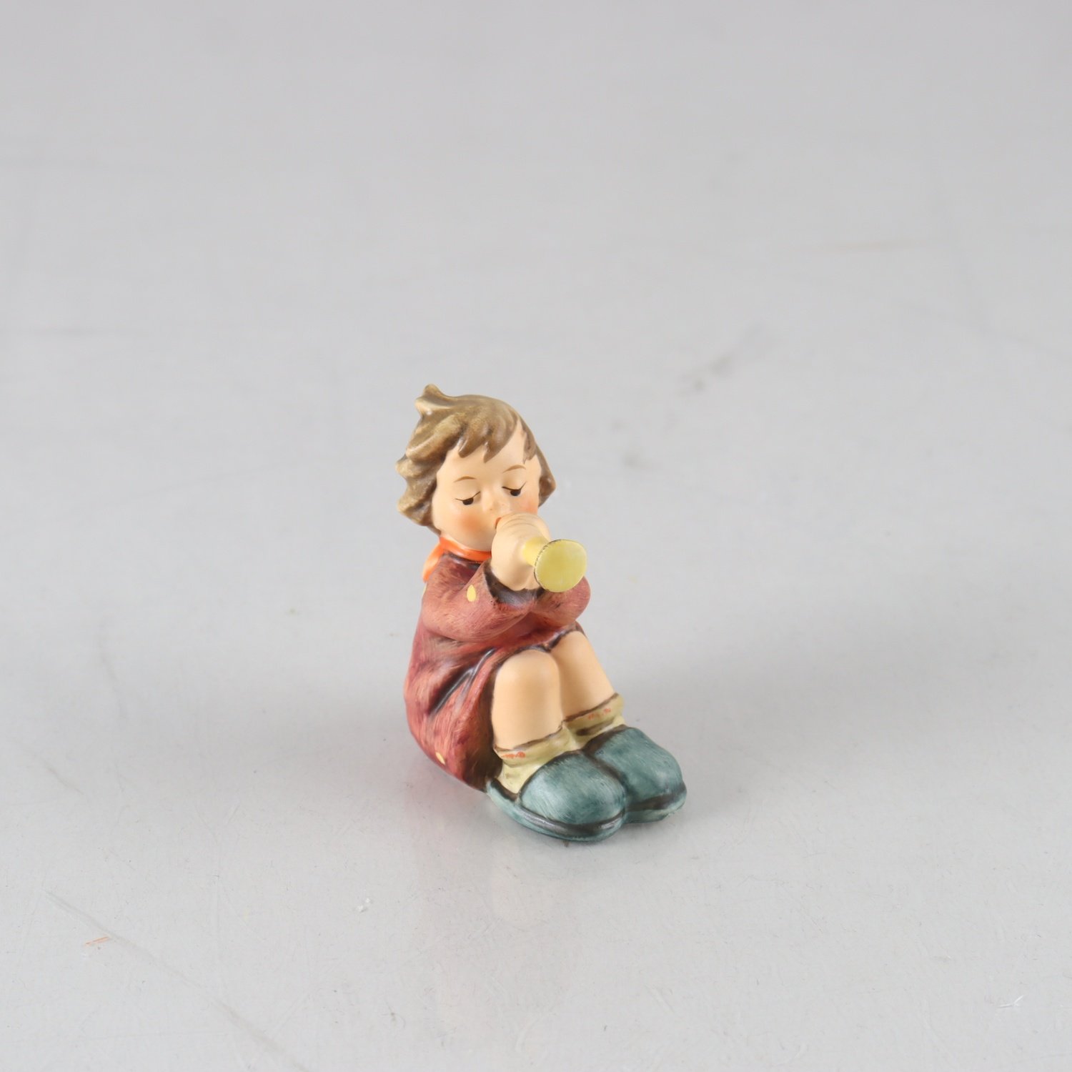 Figurin, pojke med trumpet, Goebel, Västtyskland, 1972-1979