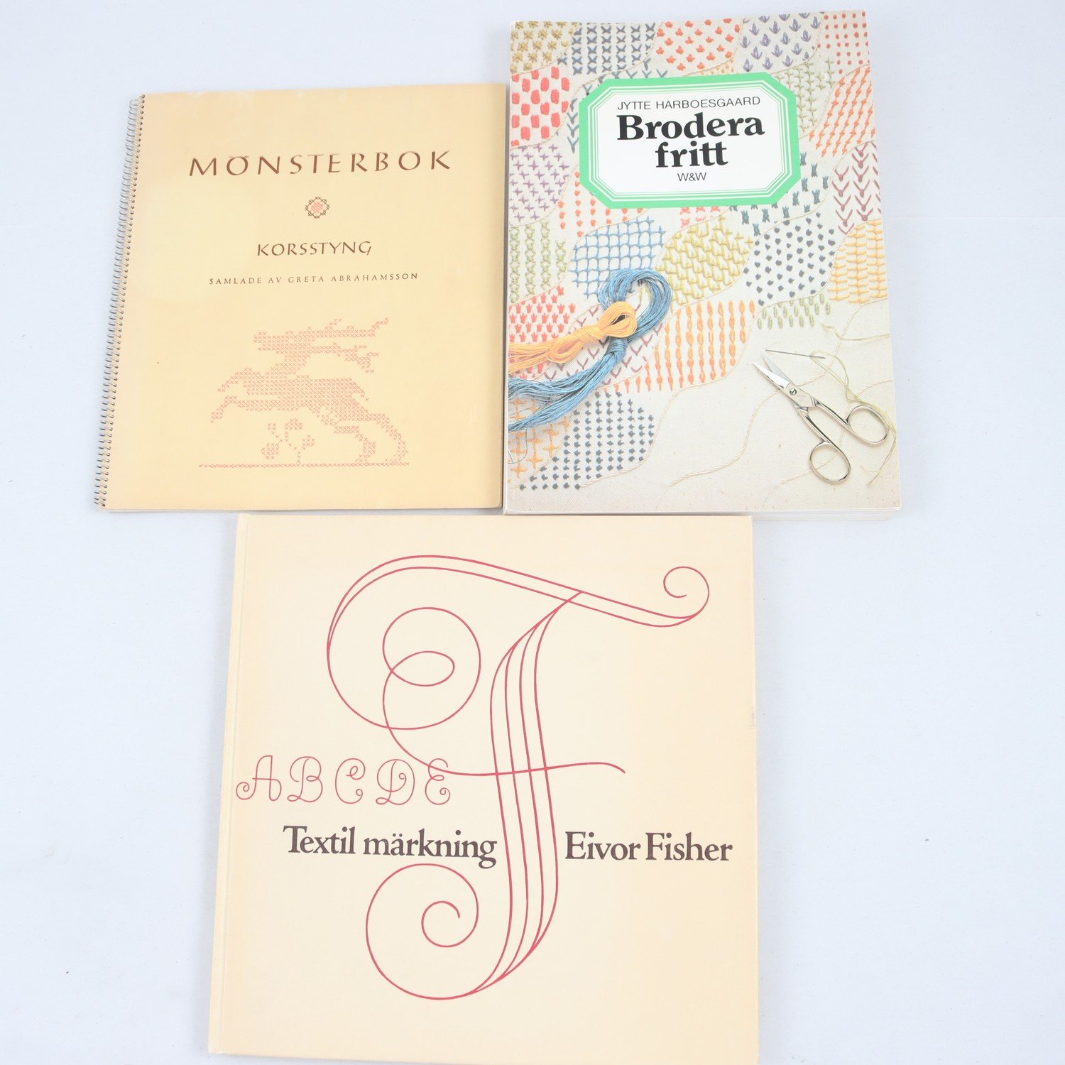 Broderi, bokpaket med 5 vol., bl a Brodera fritt av Jytte Harboesgaard