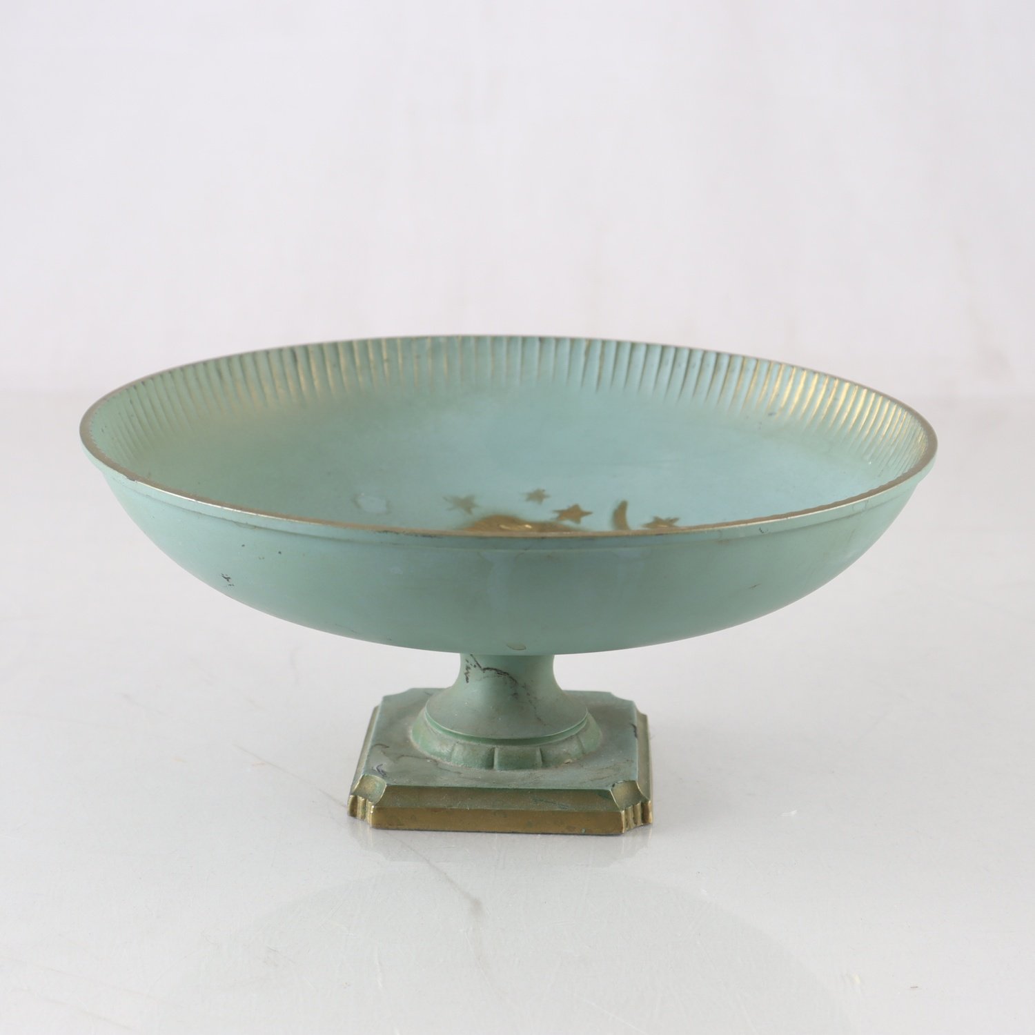 Skål på fot, patinerad metall, Stjärnmetall, Art Deco. Samfraktas ej