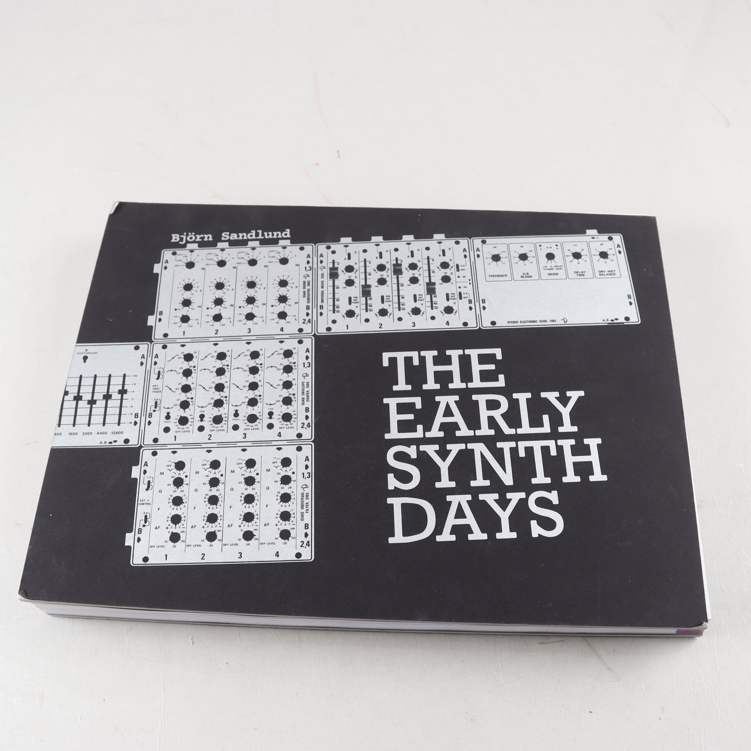 Bok, The early synth days, Björn Sandlund, signerad.