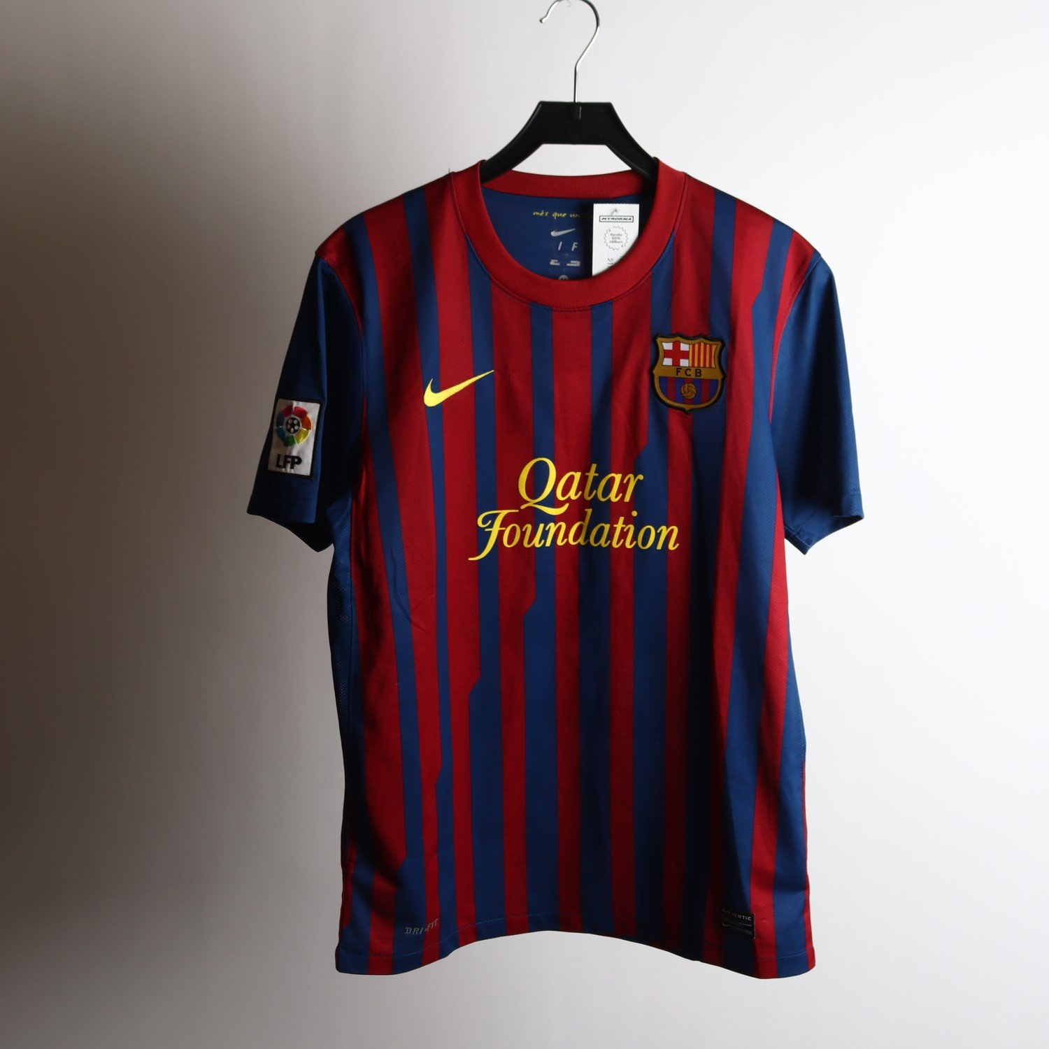 Fotbollströja, Nike, FCB, Messi, blå, vinröd, stl. M.