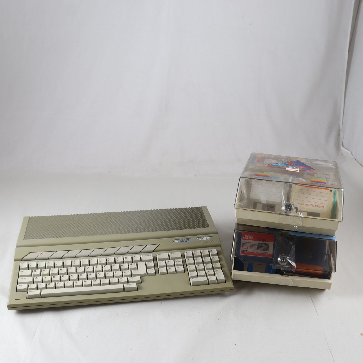 Atari, 520 STE, Konsol, 3 Kontroller. Endast avhämtning.