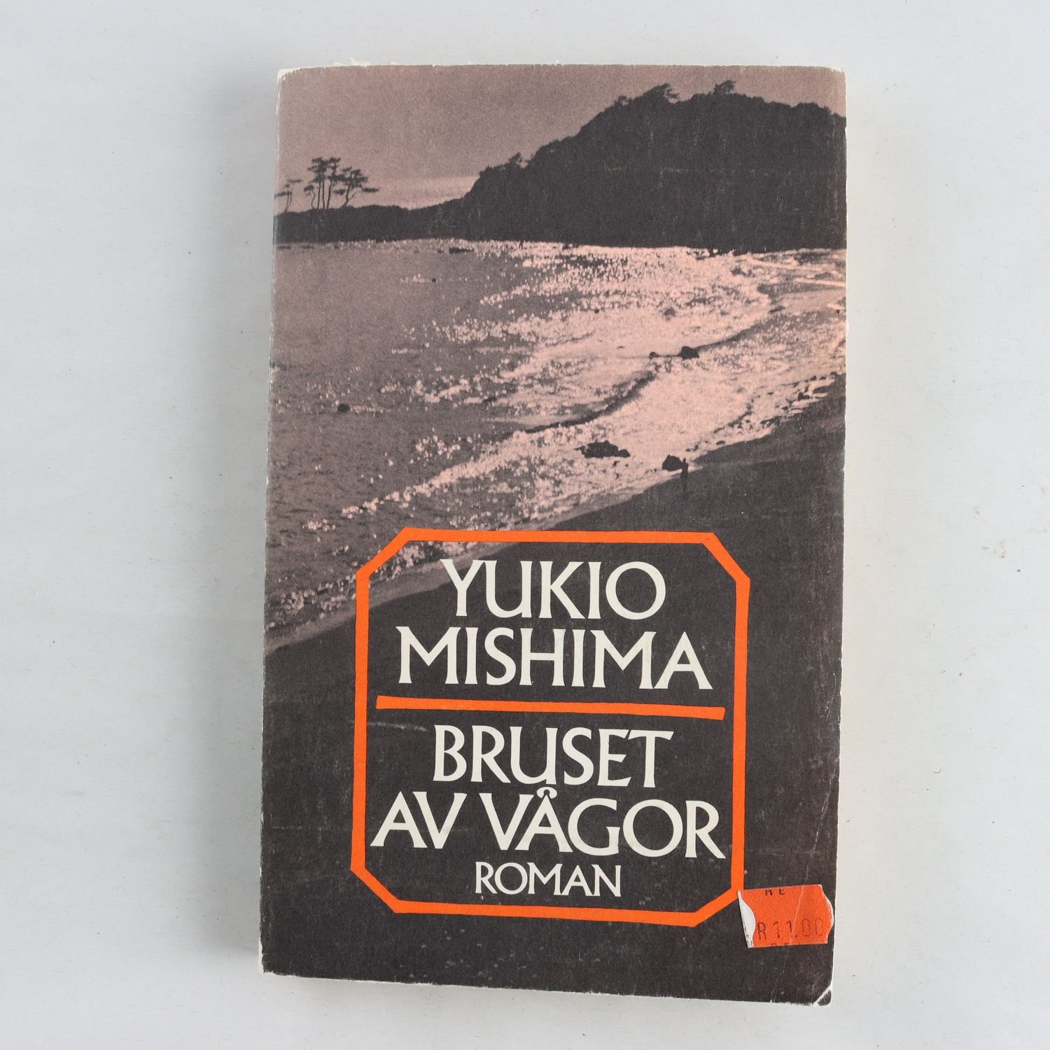 Yukio Mishima, Bruset Av Vågor