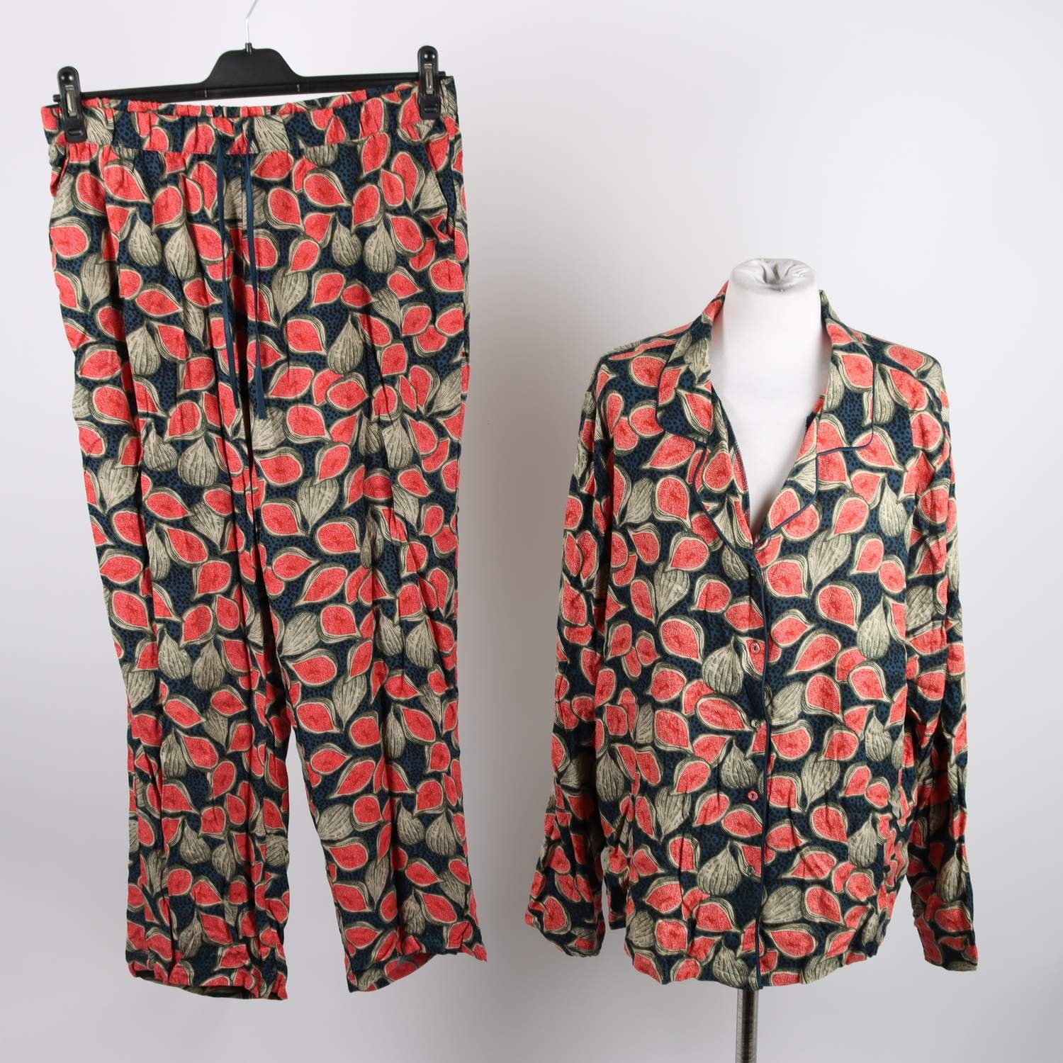 Pyjamasset, Hunkemöller, mönstrad, överdel stl. XL, underdel L