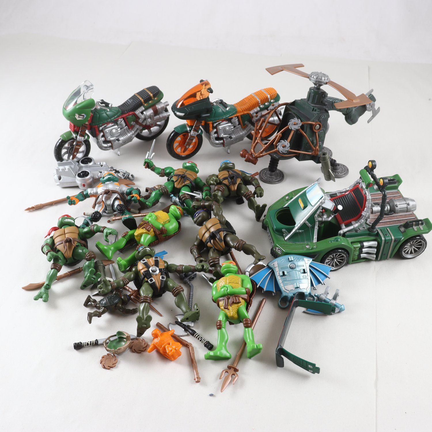 Figurer, TNT turtles, blandat, med tillbehör. Samfraktas ej.